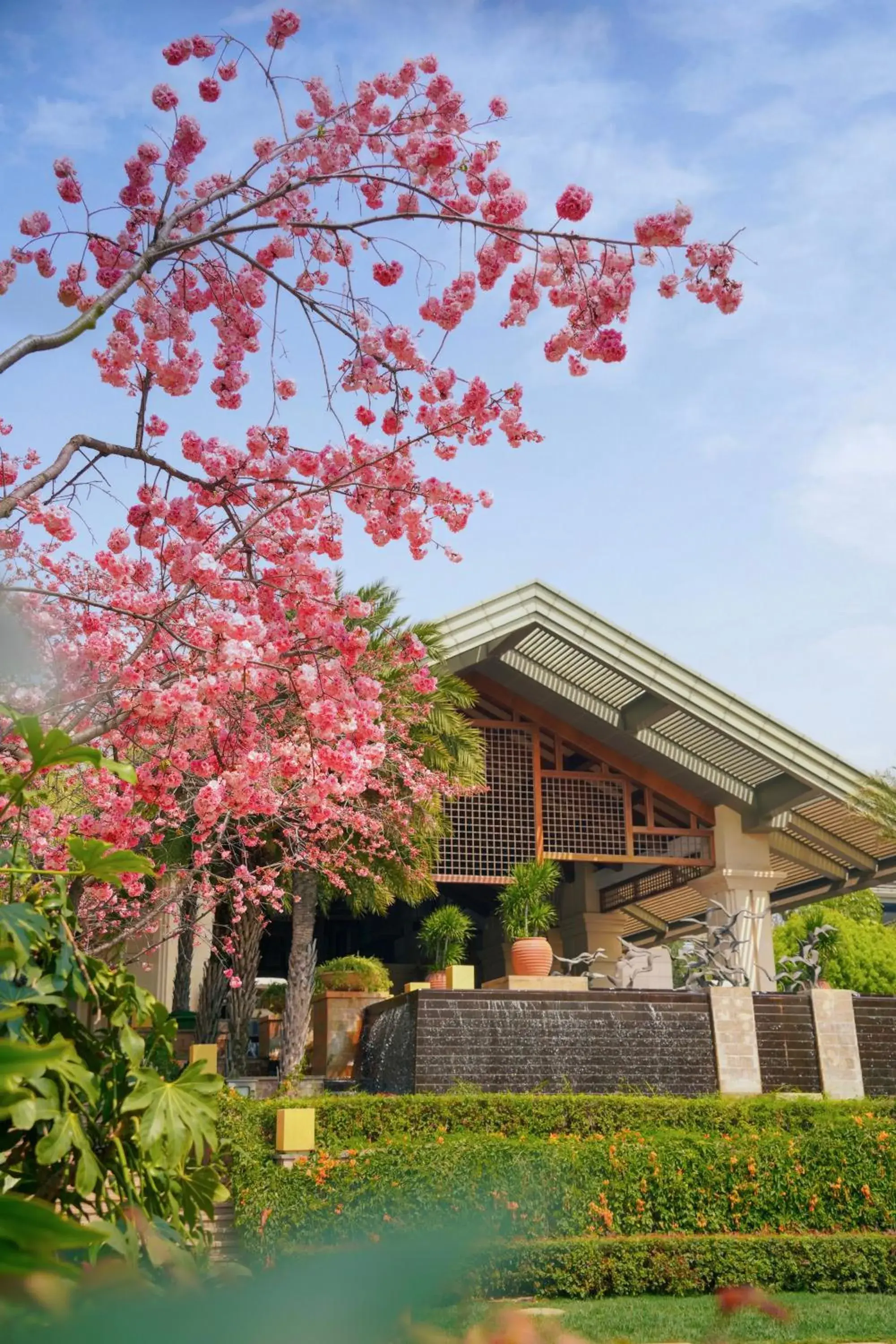 Property building in InterContinental Kunming by IHG Property building in InterContinental Kunming by IHG