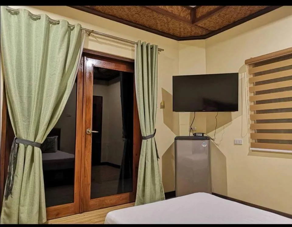 Bed in Alona Vikings Lodge 2