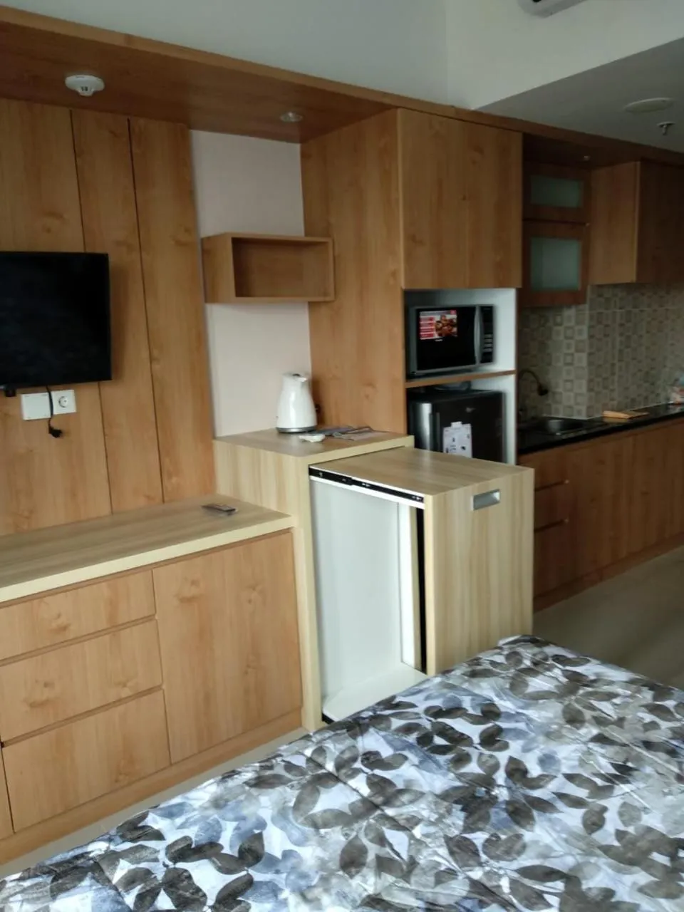 TV and multimedia in Channel Stay @ Bogor Icon Apartment