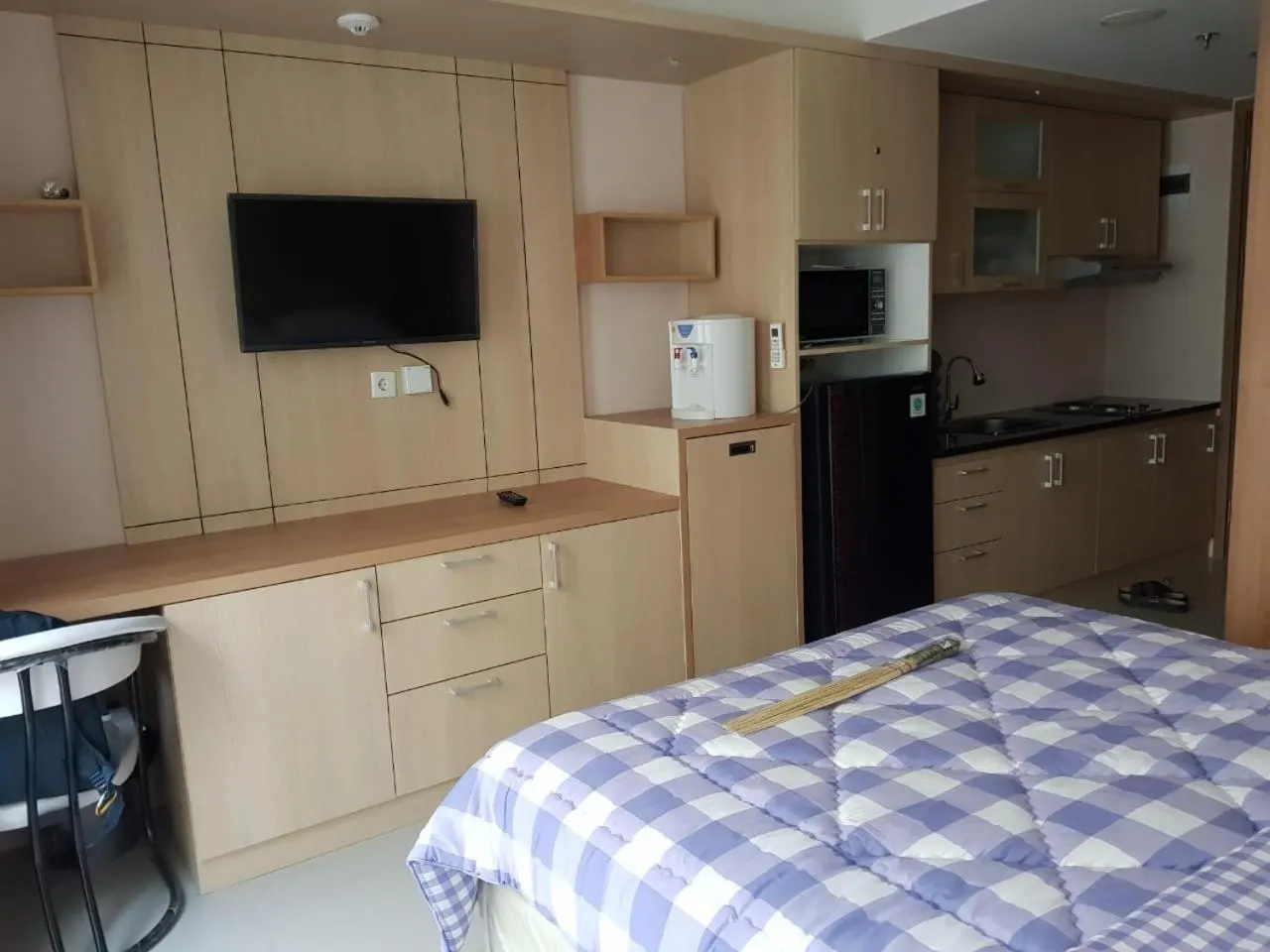 TV and multimedia, Bed in Channel Stay @ Bogor Icon Apartment