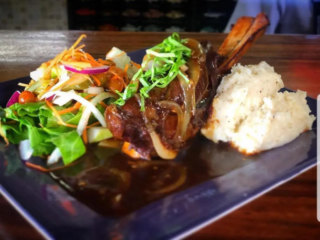 Food and drinks in Golden Point Resort