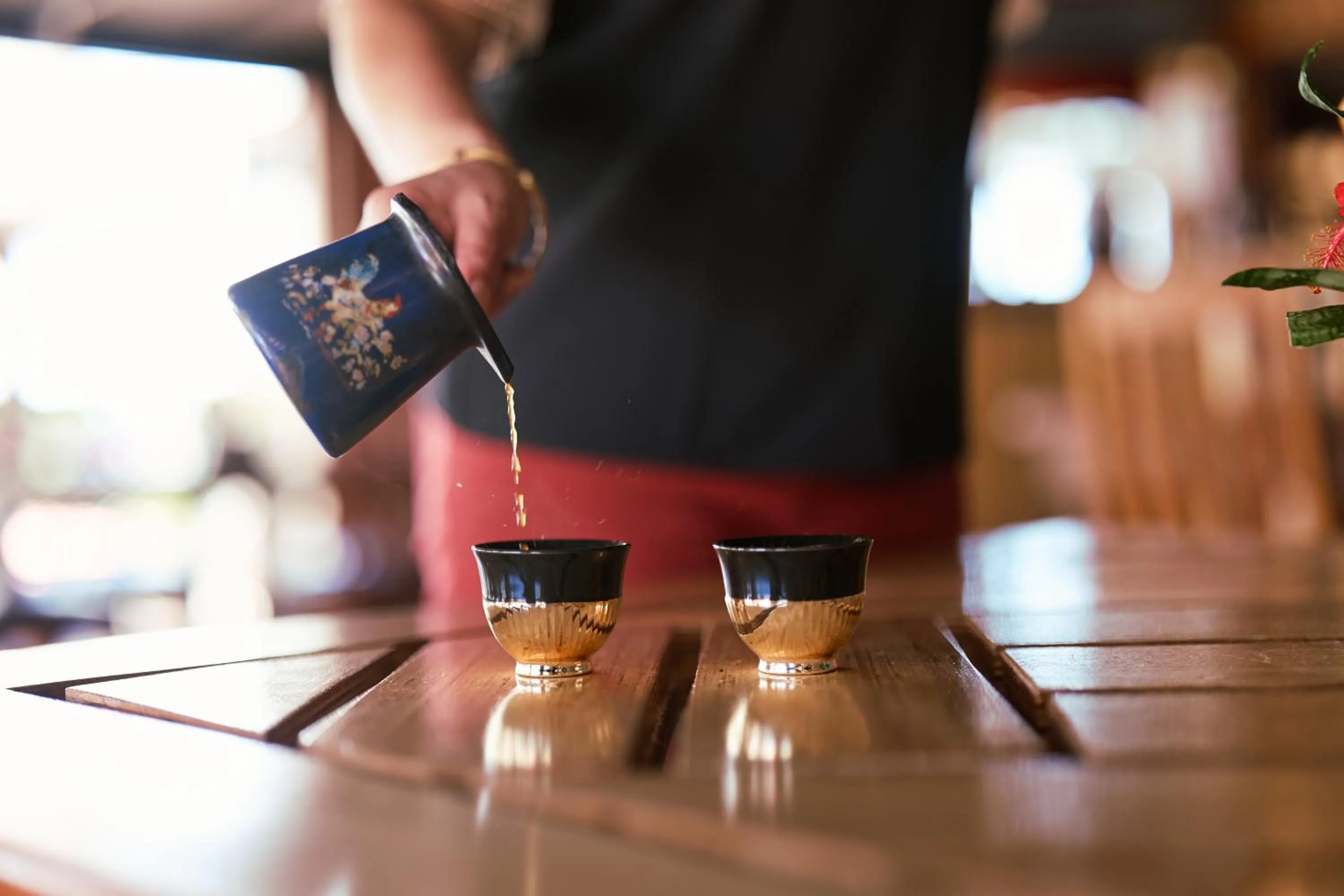 Lounge or bar in Golden Point Resort