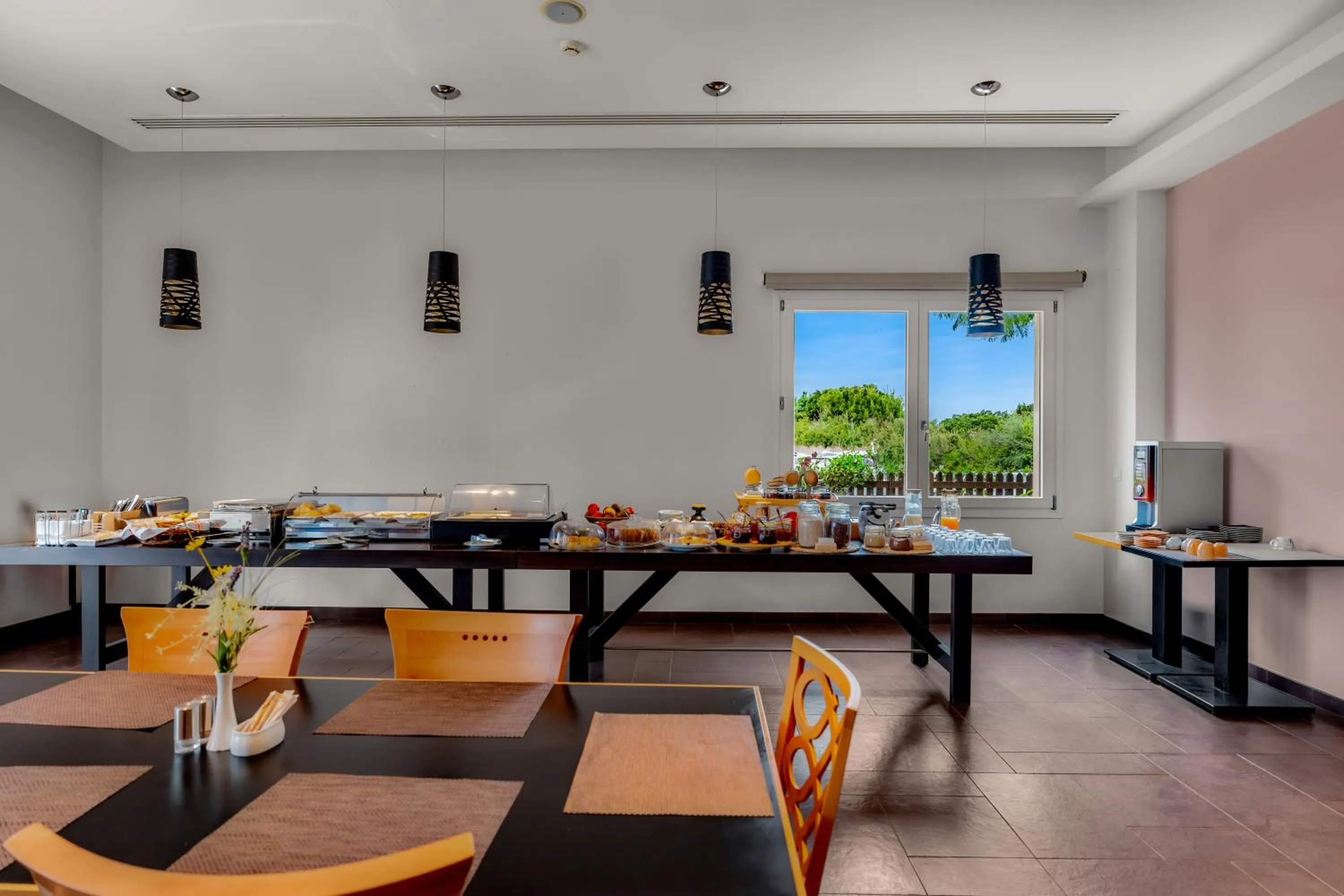 Restaurant/places to eat in Orizontes View Hotel