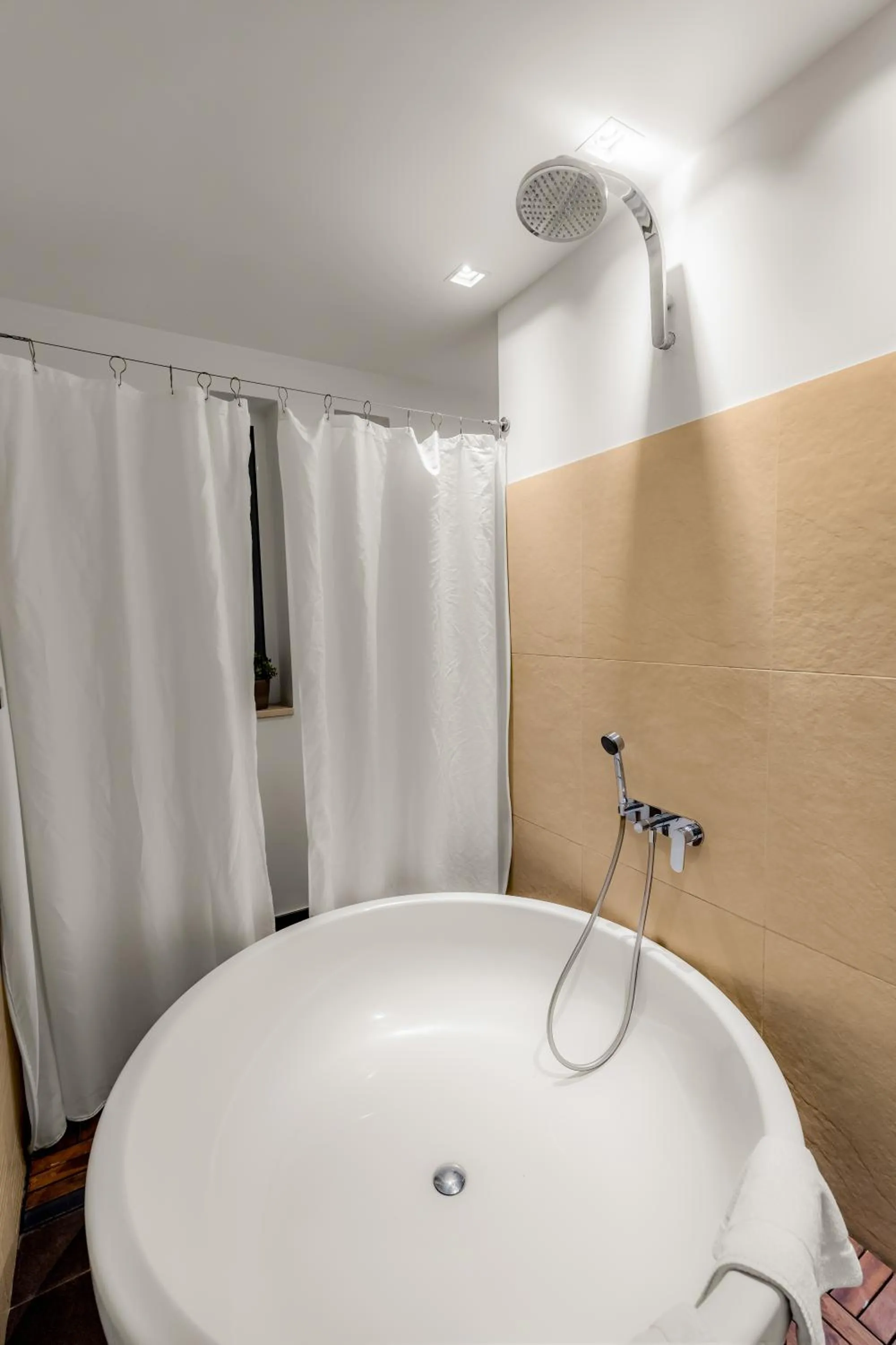 Shower in Orizontes View Hotel