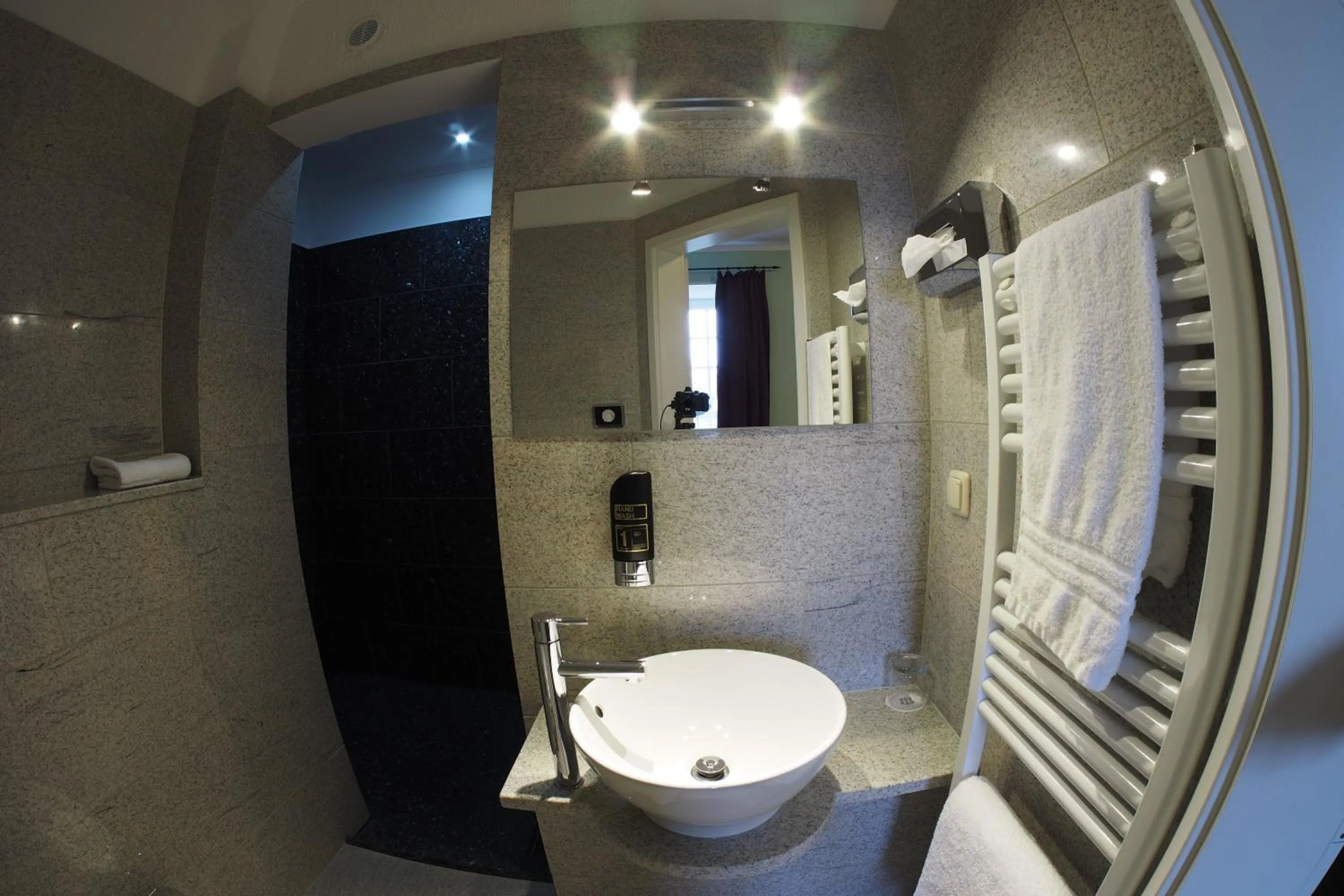 Bathroom in Stelinger Hof Hotel Münkel