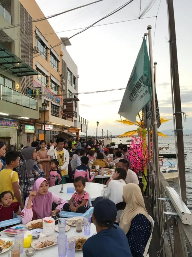 Restaurant/places to eat in Sipadan Inn 3