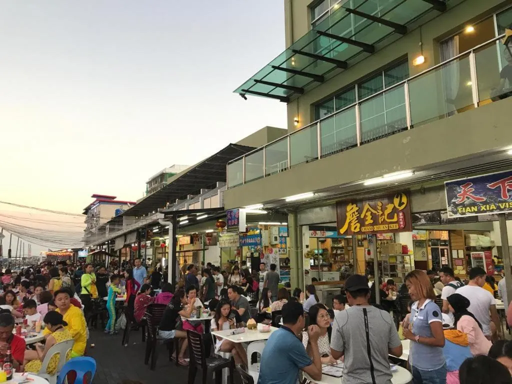 Restaurant/places to eat in Sipadan Inn 3