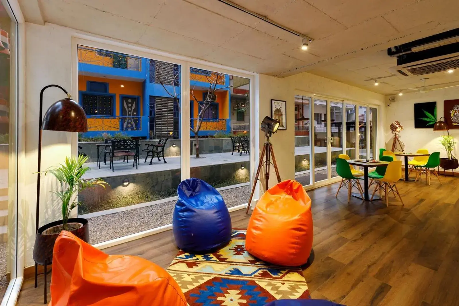 Seating area in Bedzzz Rishikesh by Leisure Hotels Seating area in Bedzzz Rishikesh by Leisure Hotels