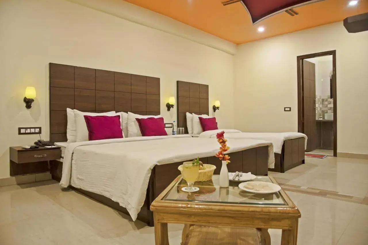 Photo of the whole room, Bed in Spring Sky Mughalsarai By ShriGo Hotels Photo of the whole room, Bed in Spring Sky Mughalsarai By ShriGo Hotels