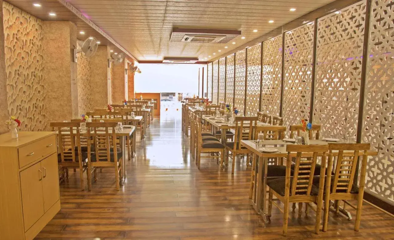 Restaurant/places to eat in Spring Sky Mughalsarai By ShriGo Hotels Restaurant/places to eat in Spring Sky Mughalsarai By ShriGo Hotels