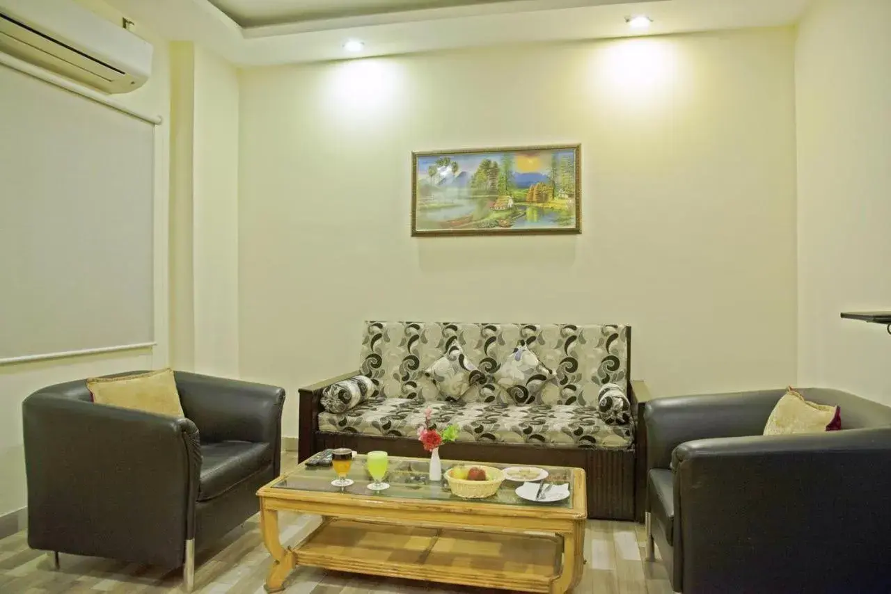Living room in Spring Sky Mughalsarai By ShriGo Hotels Living room in Spring Sky Mughalsarai By ShriGo Hotels