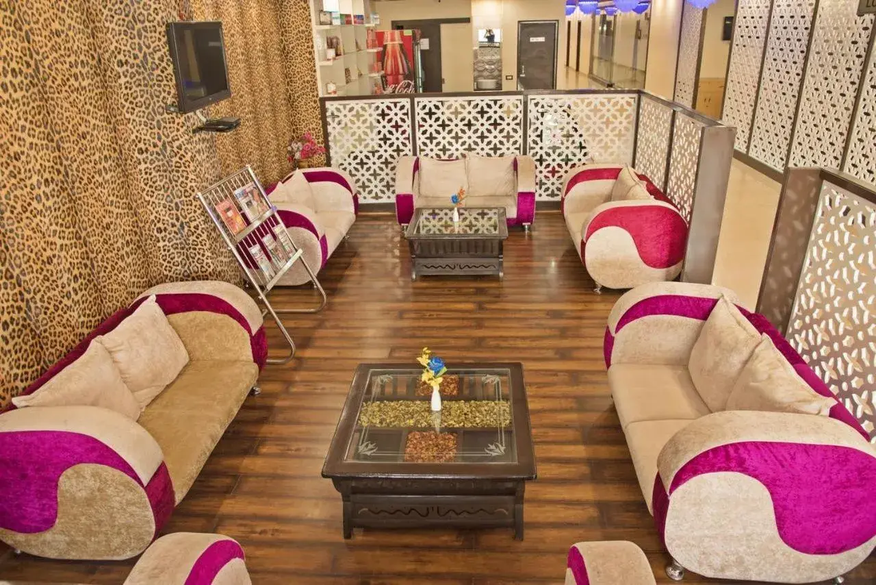 Lobby or reception in Spring Sky Mughalsarai By ShriGo Hotels Lobby or reception in Spring Sky Mughalsarai By ShriGo Hotels