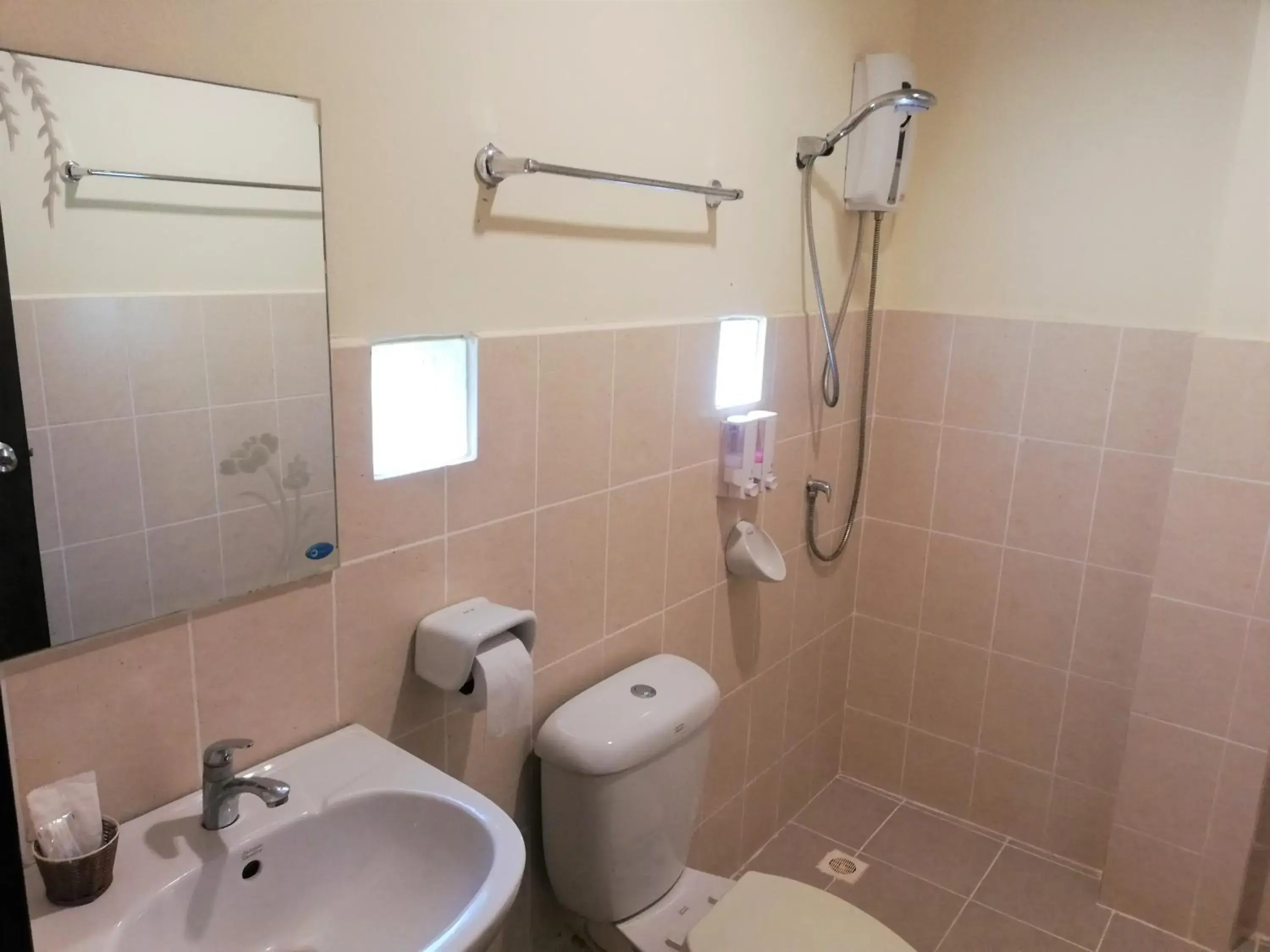 Bathroom in Laemsai Resort Bathroom in Laemsai Resort