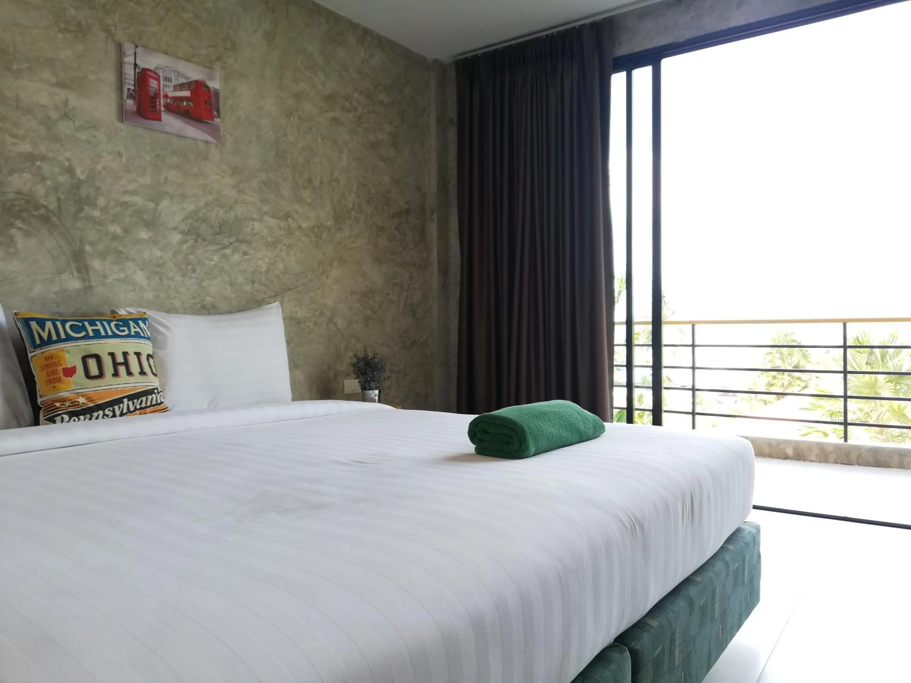 Bed in Laemsai Resort