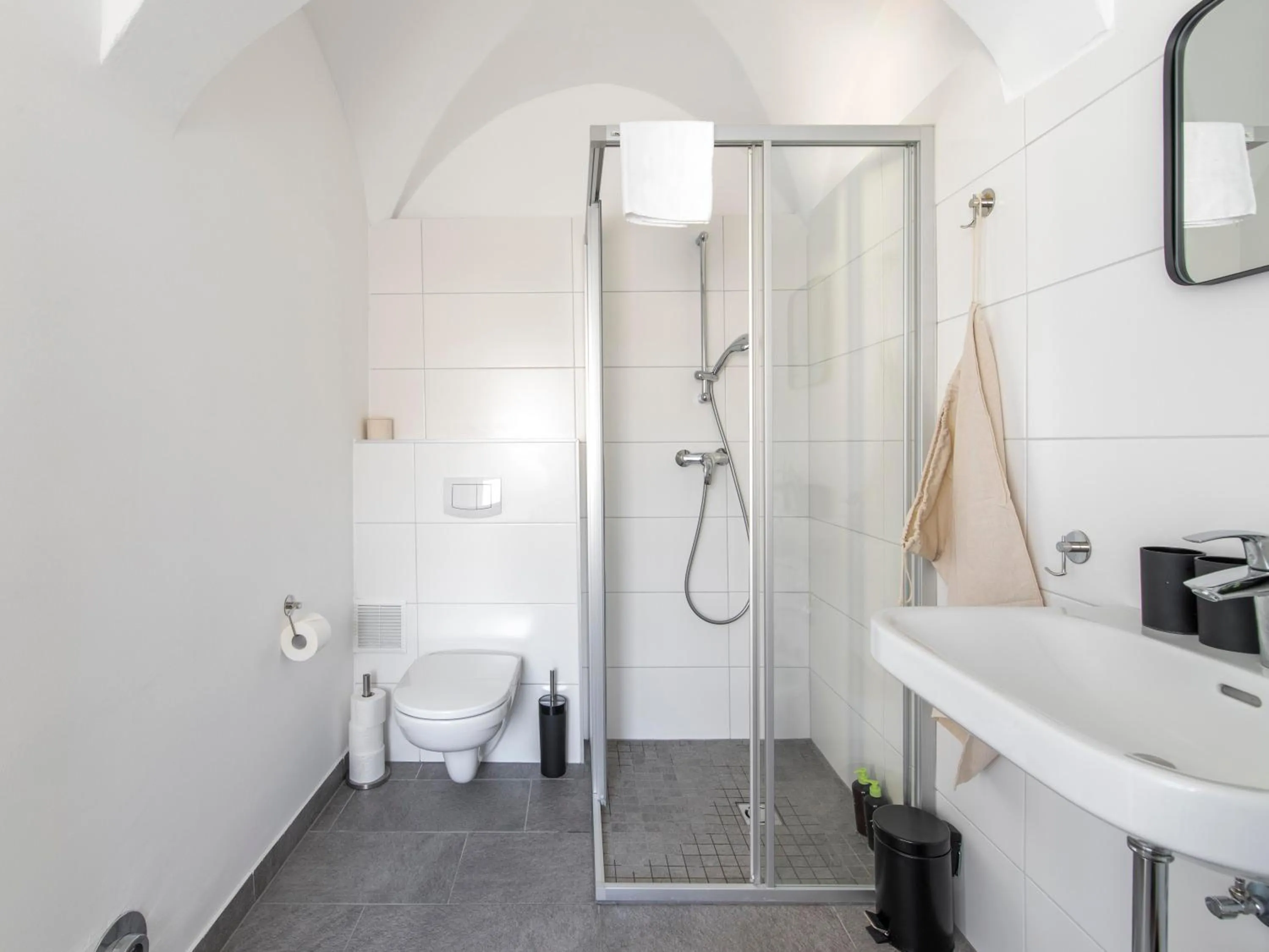 Shower in Limehome Villach Kirchenplatz