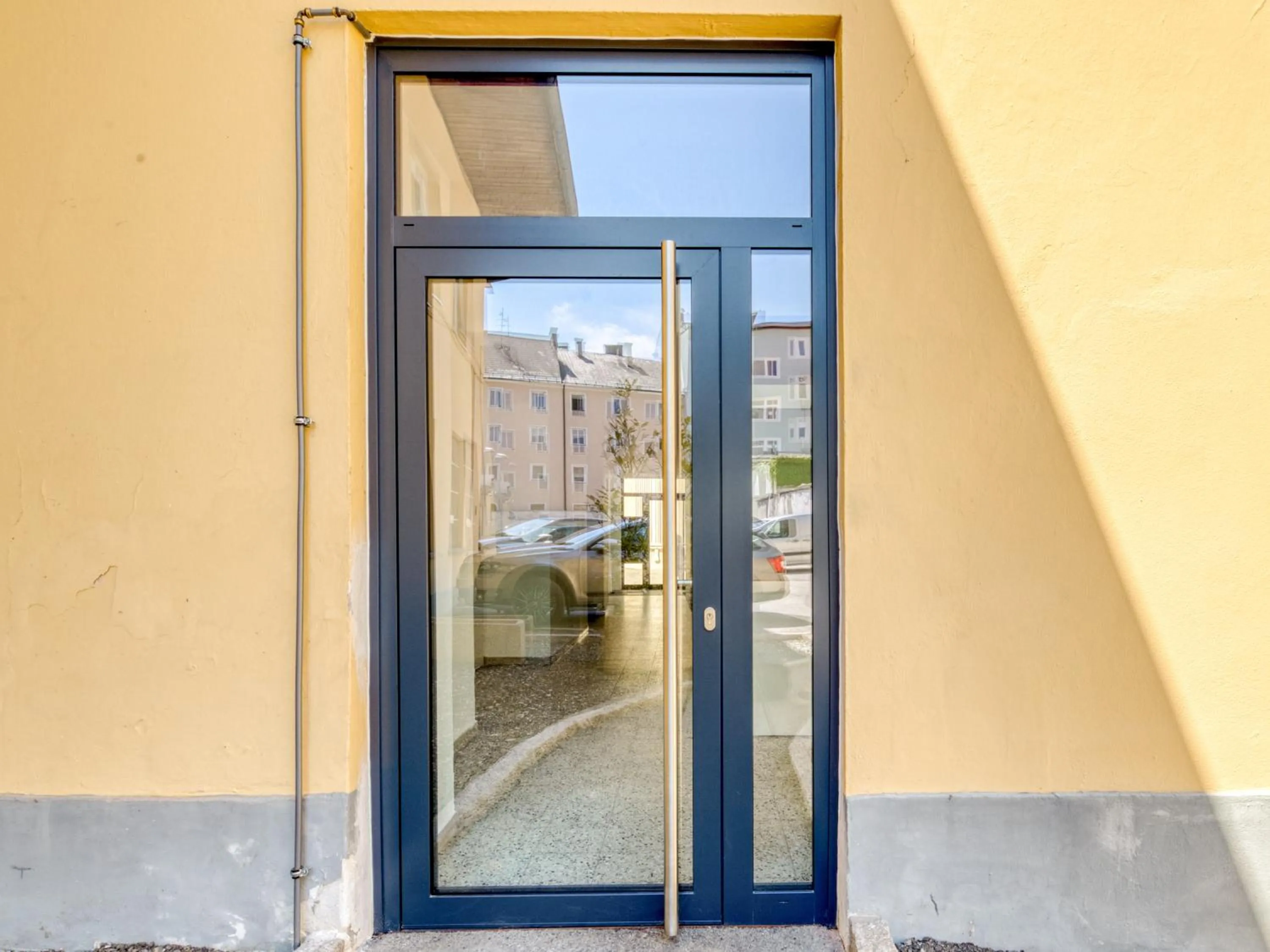 Facade/entrance in Limehome Villach Kirchenplatz