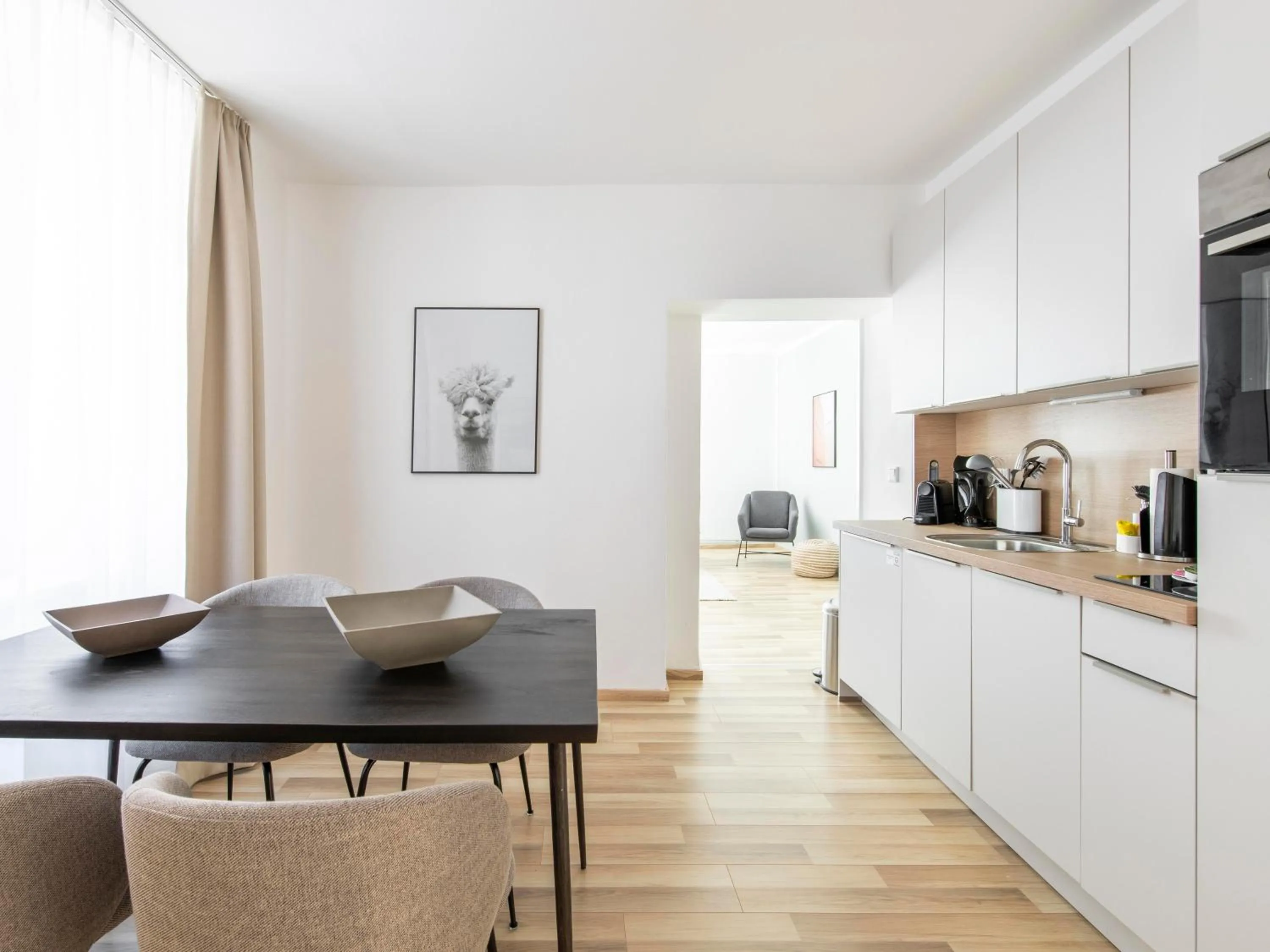 Kitchen or kitchenette in Limehome Villach Kirchenplatz
