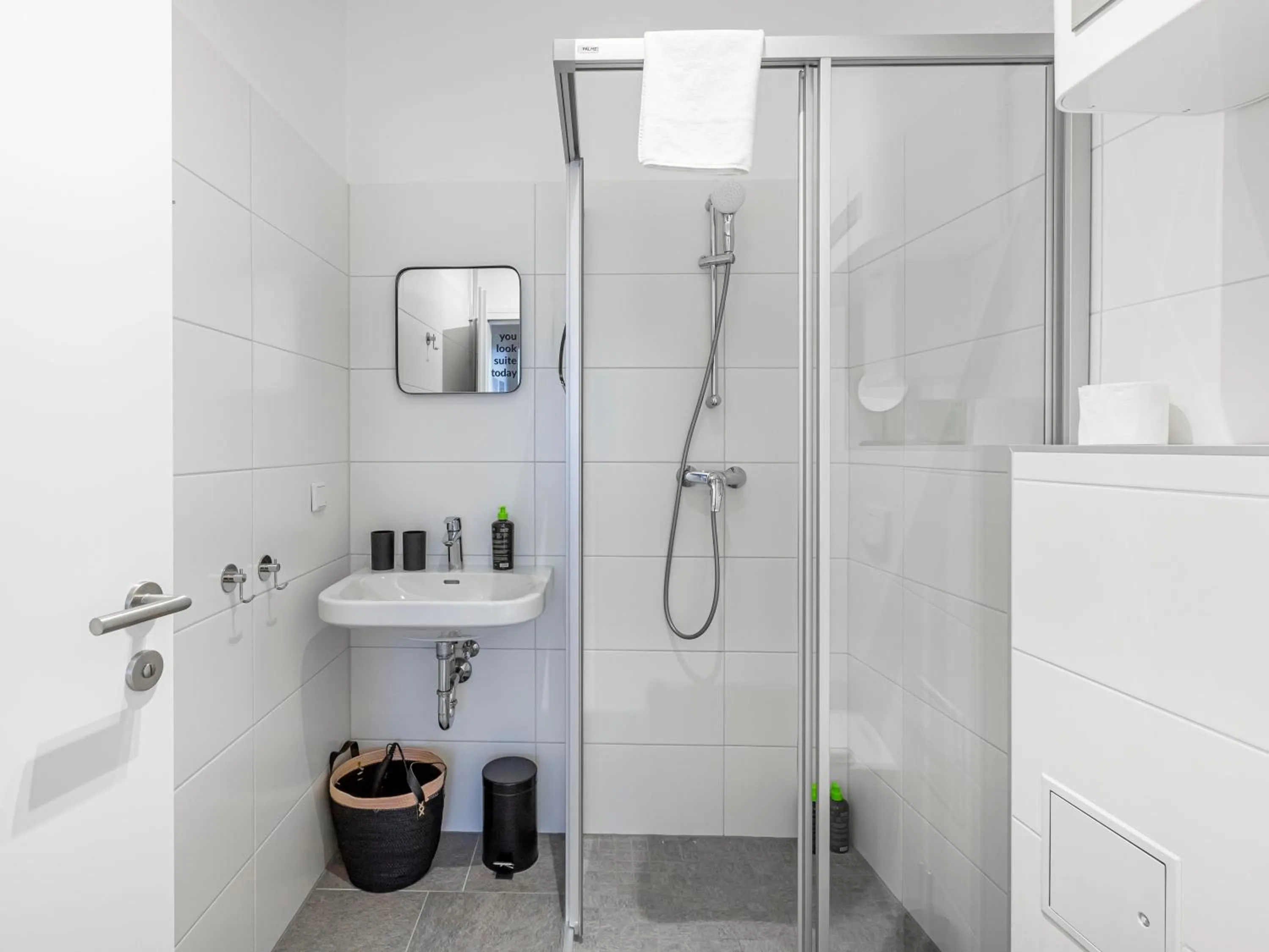 Shower in Limehome Villach Kirchenplatz