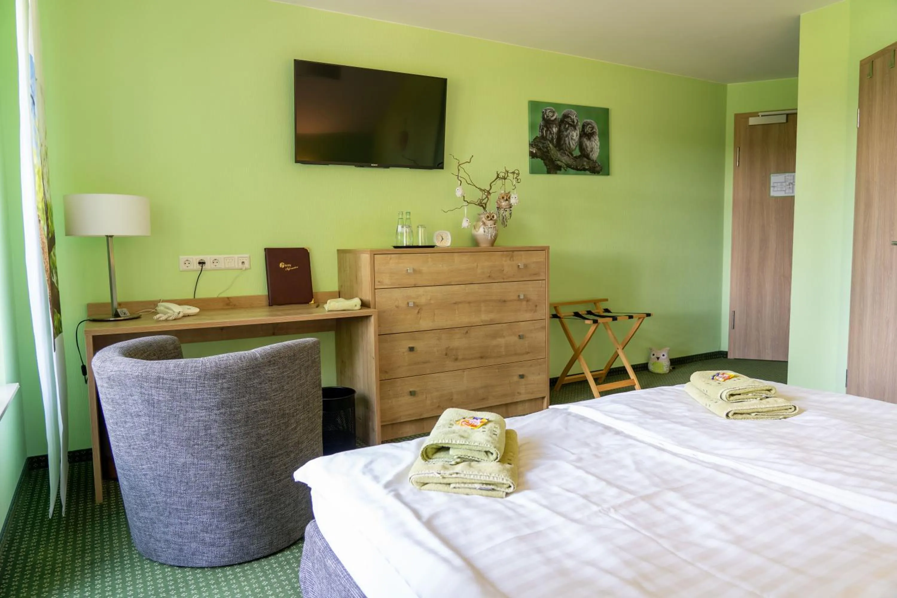 Photo of the whole room, Bed in Hotel Zur Waldhufe