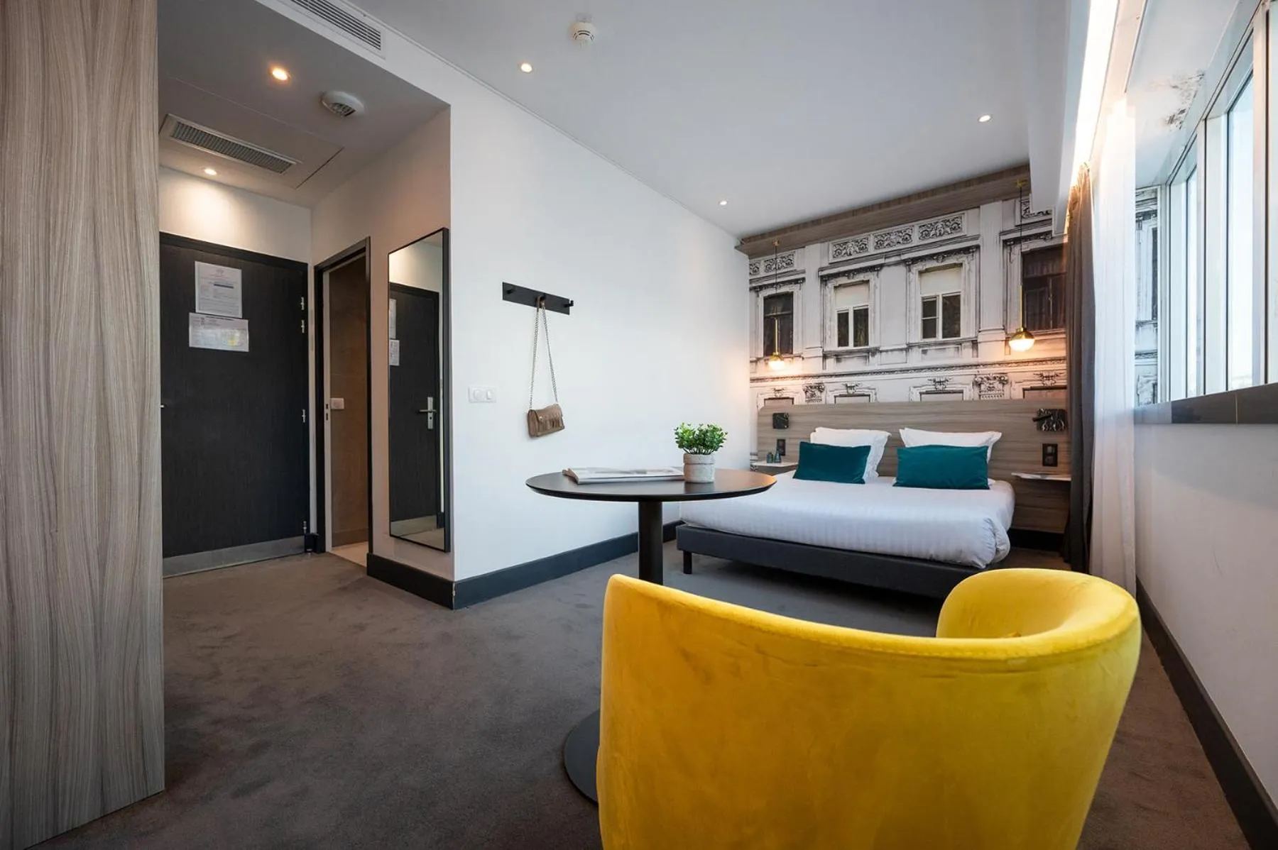 Photo of the whole room, Bed in Nemea Appart Hotel Paris Levallois