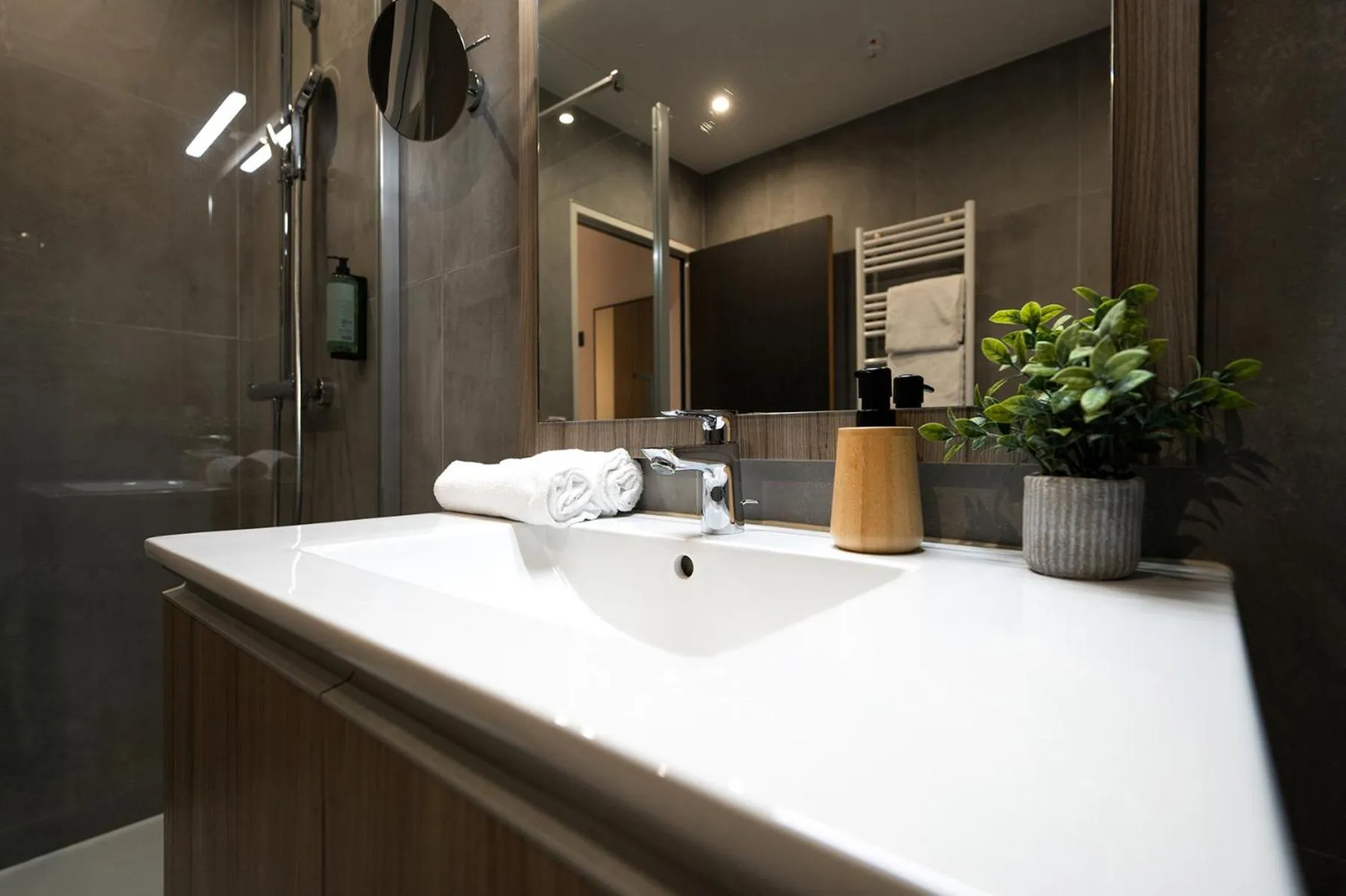 Bathroom in Nemea Appart Hotel Paris Levallois