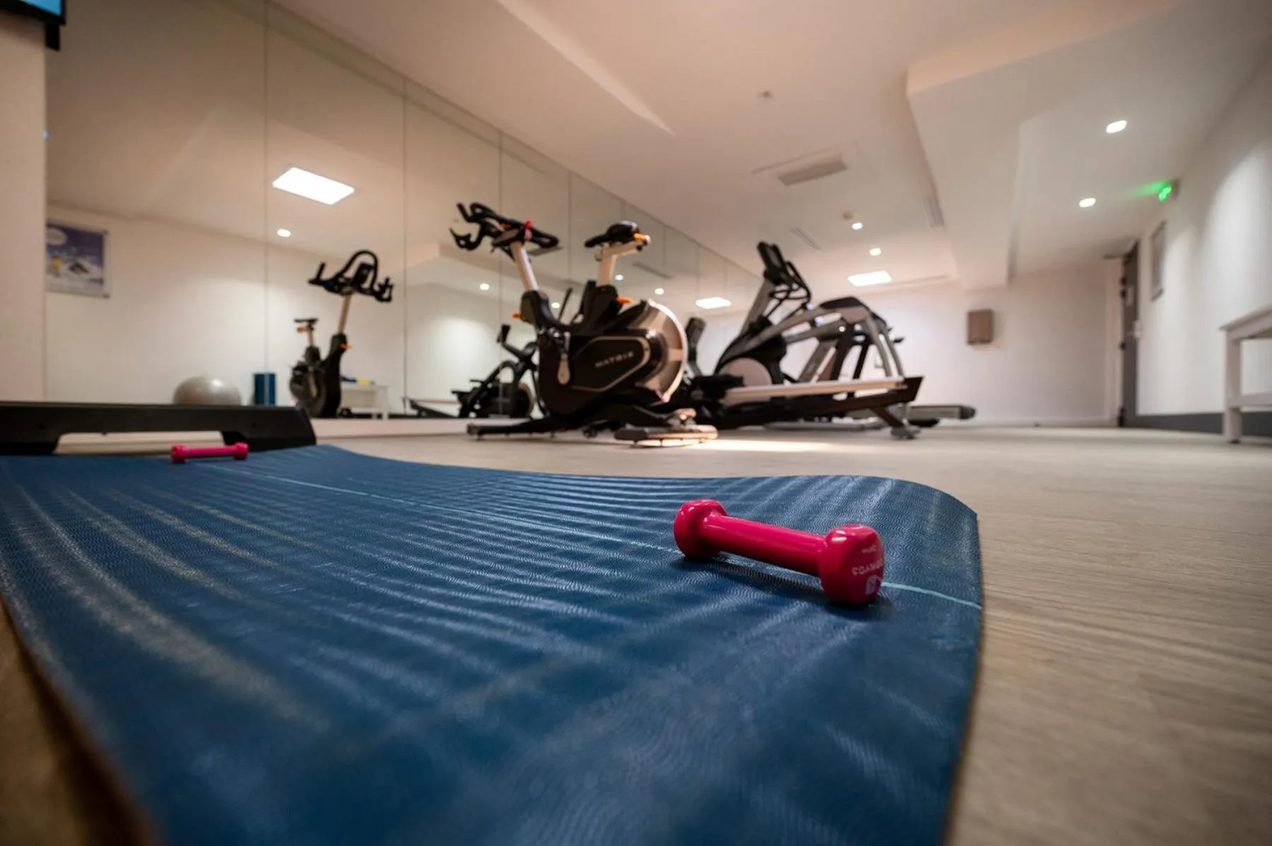 Fitness centre/facilities in Nemea Appart Hotel Paris Levallois