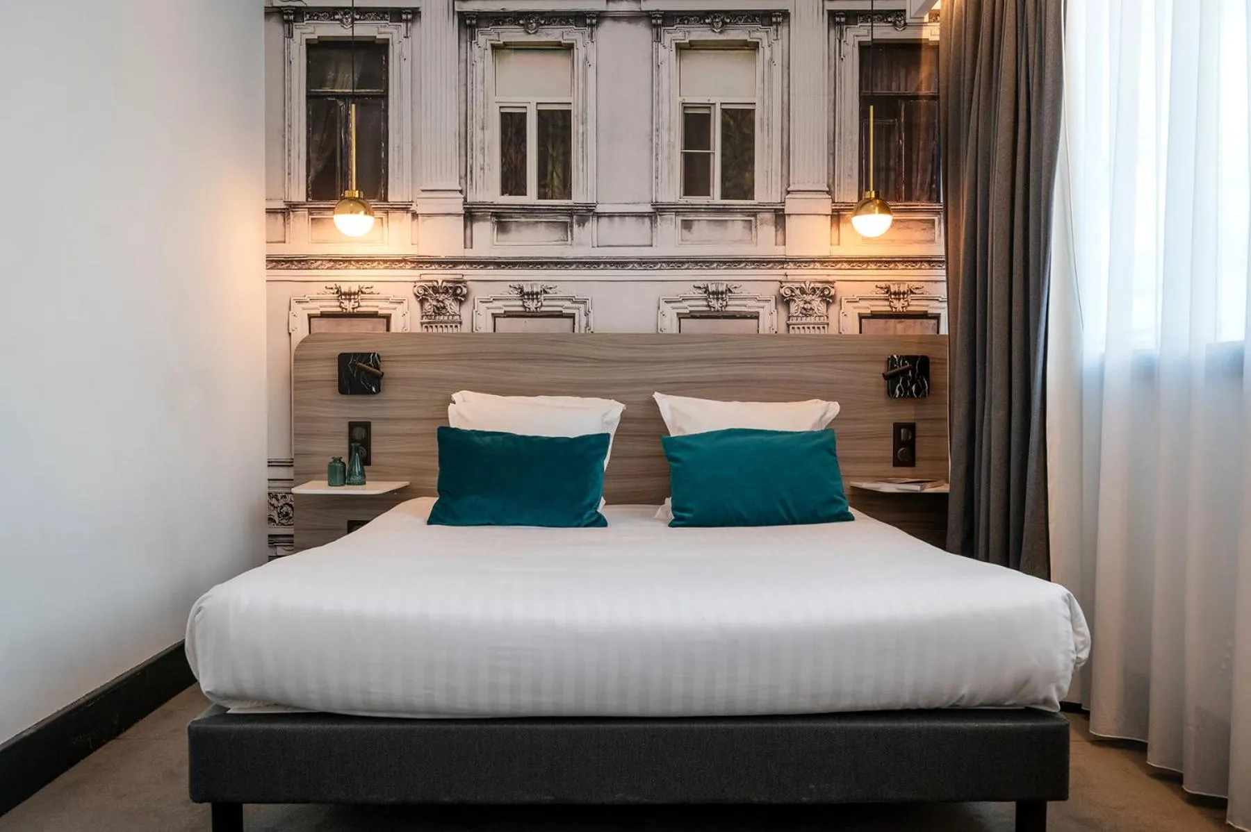 Bedroom, Bed in Nemea Appart Hotel Paris Levallois