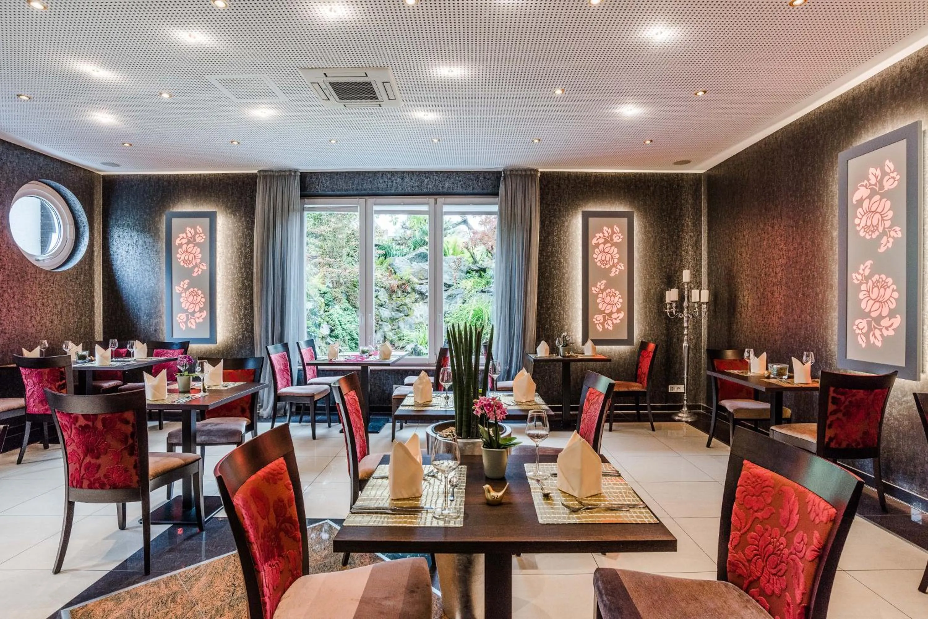 Restaurant/places to eat in Wellness- und Gartenhotel Heusser