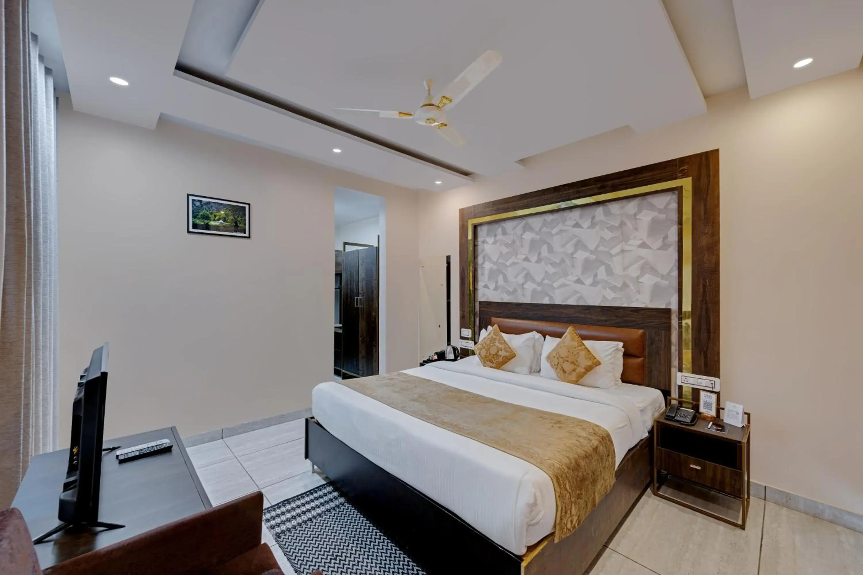 Photo of the whole room, Bed in Golden Rock, Dharamshala - AM Hotel Kollection Photo of the whole room, Bed in Golden Rock, Dharamshala - AM Hotel Kollection