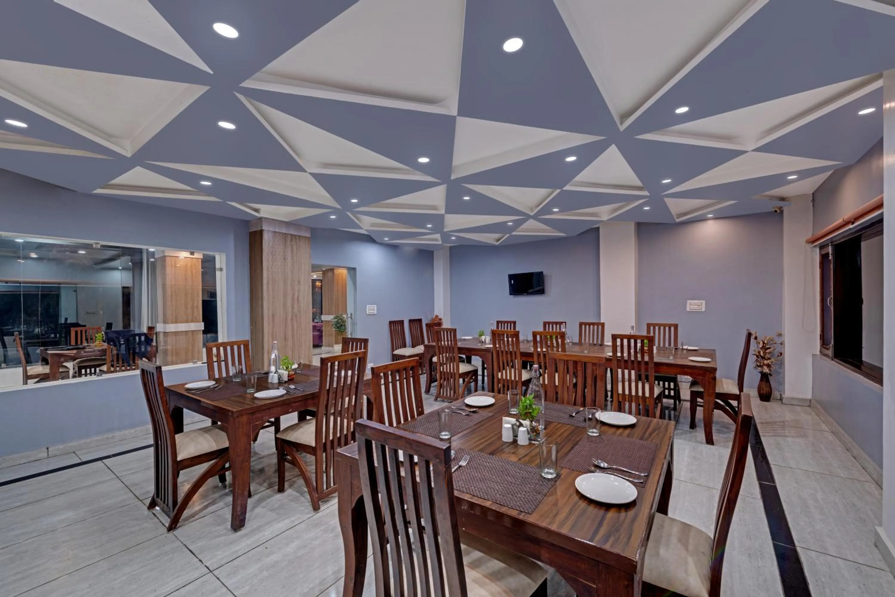 Restaurant/places to eat in Golden Rock, Dharamshala - AM Hotel Kollection