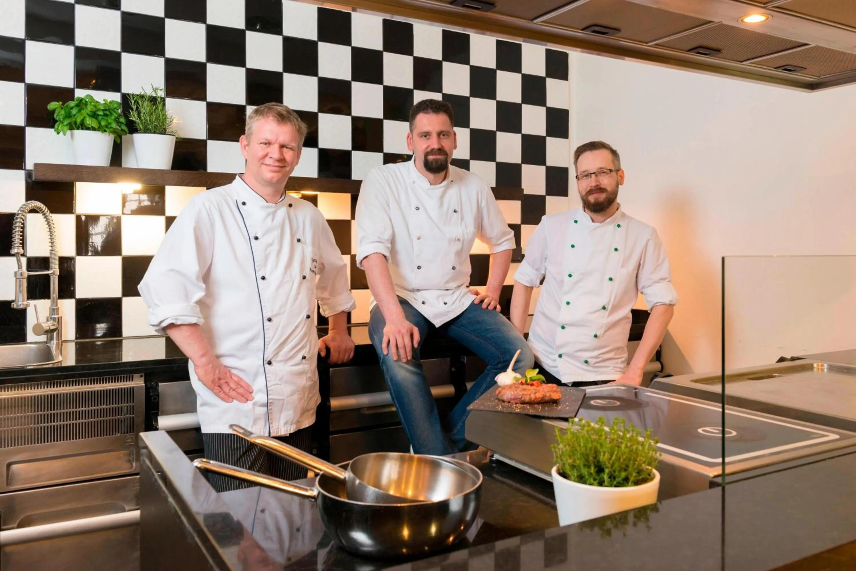 Kitchen or kitchenette in Le Méridien Grand Hotel Nürnberg