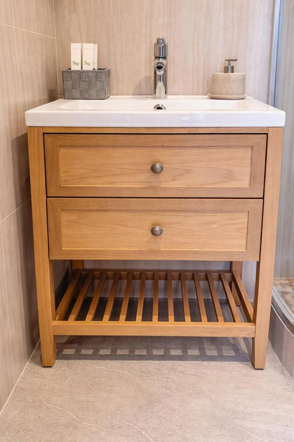 Bathroom in Irin Hotel