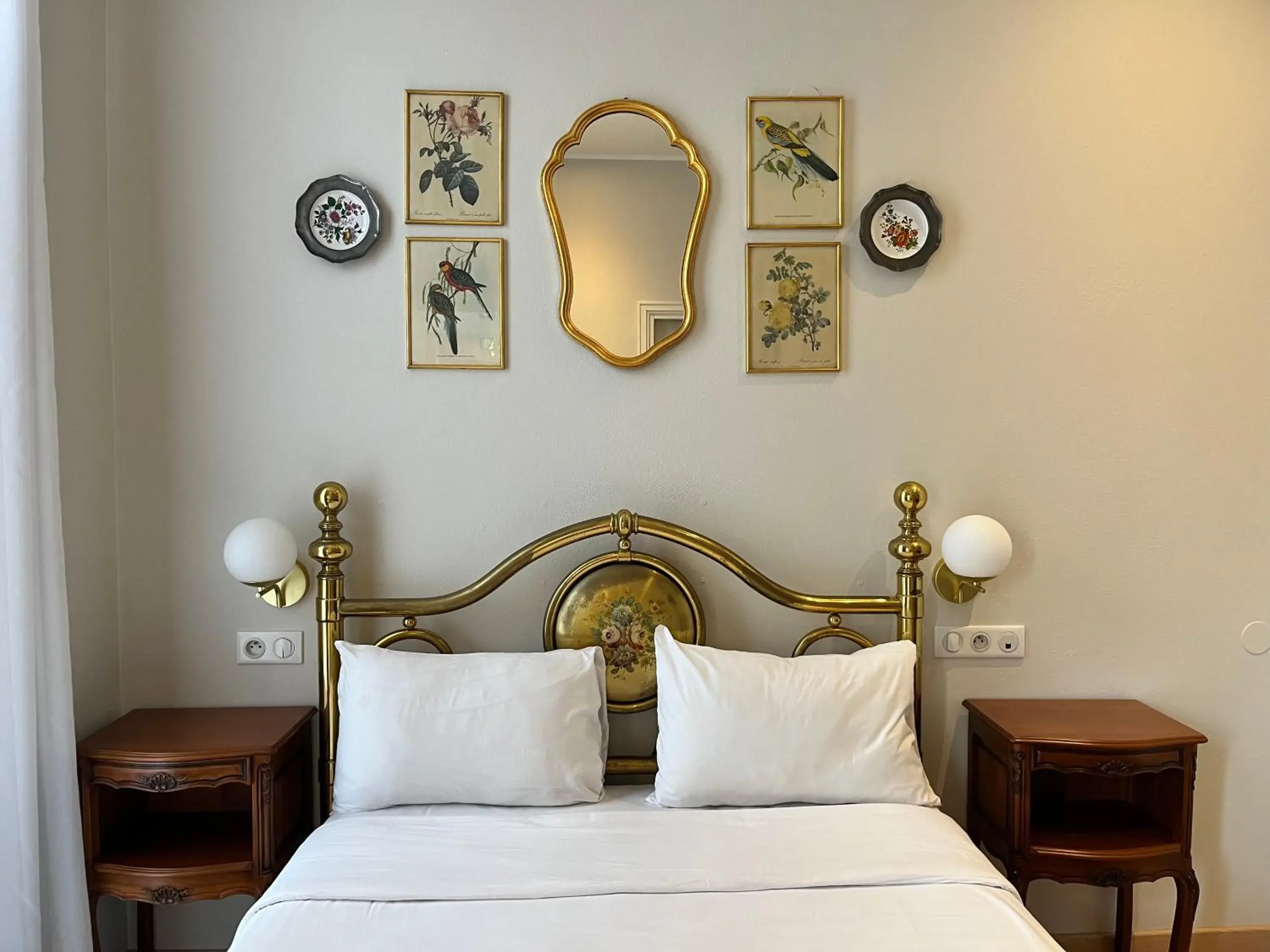 Double Room in Irin Hotel Double Room in Irin Hotel