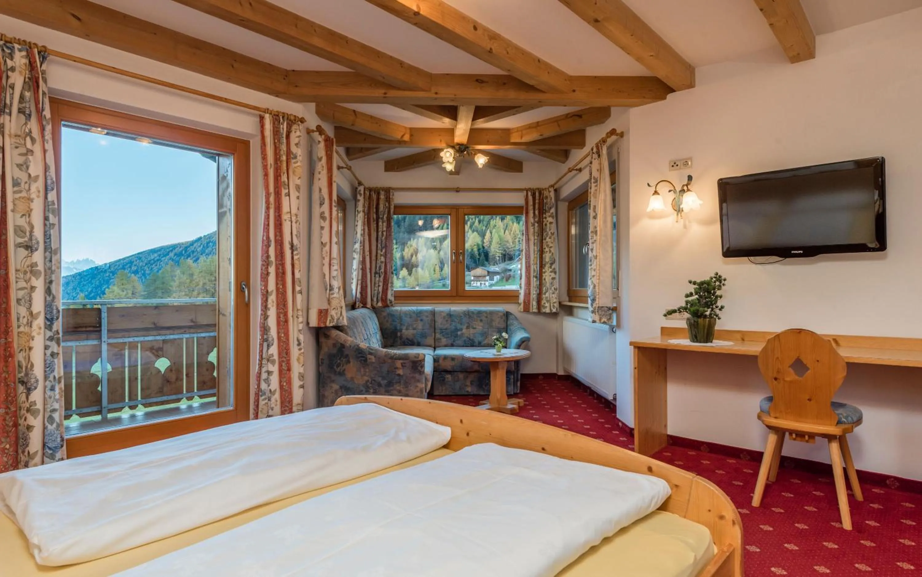 Photo of the whole room, Bed in Hotel Kaserhof