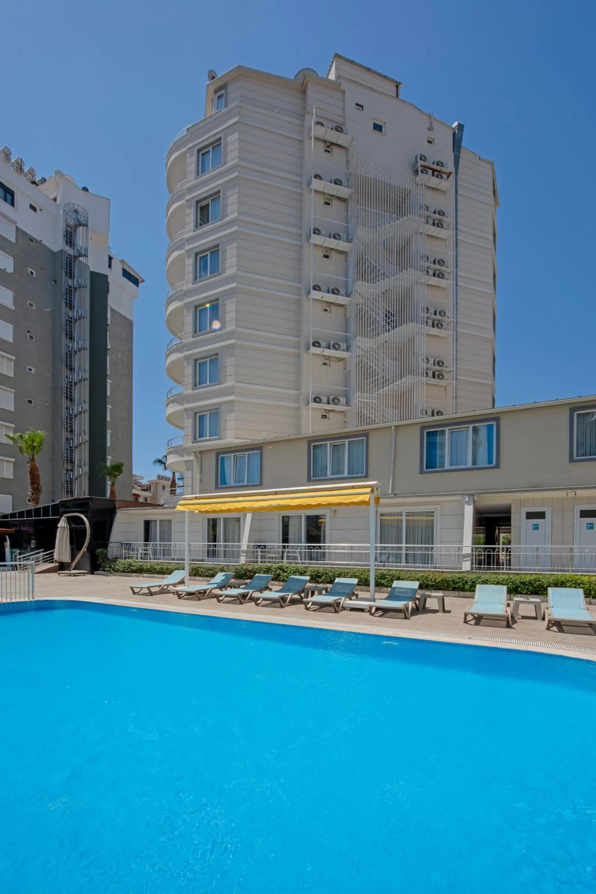 Day in Citrus Luna Suite Hotel