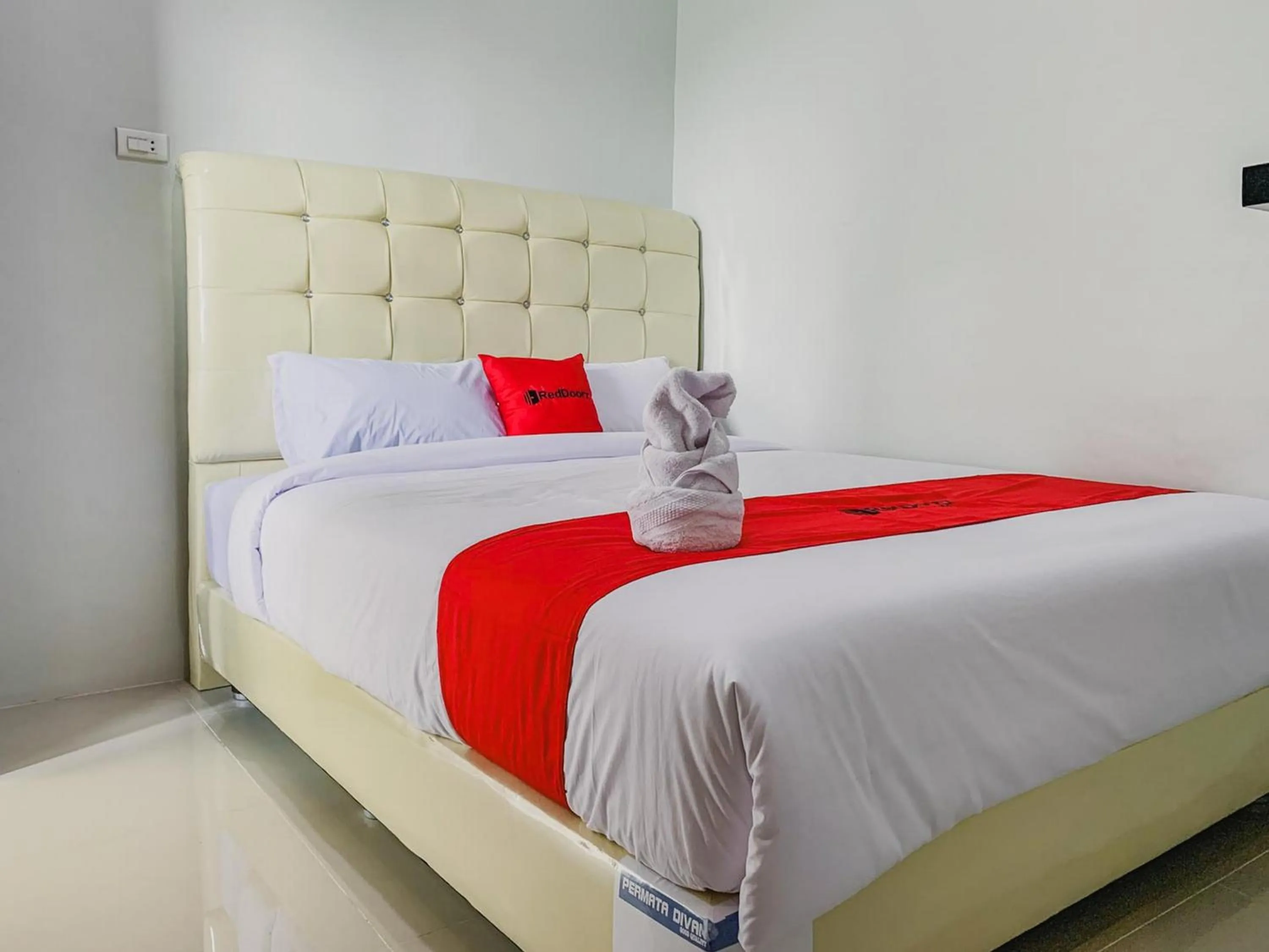 Bed in RedDoorz Syariah near Universitas Syiah Kuala Aceh