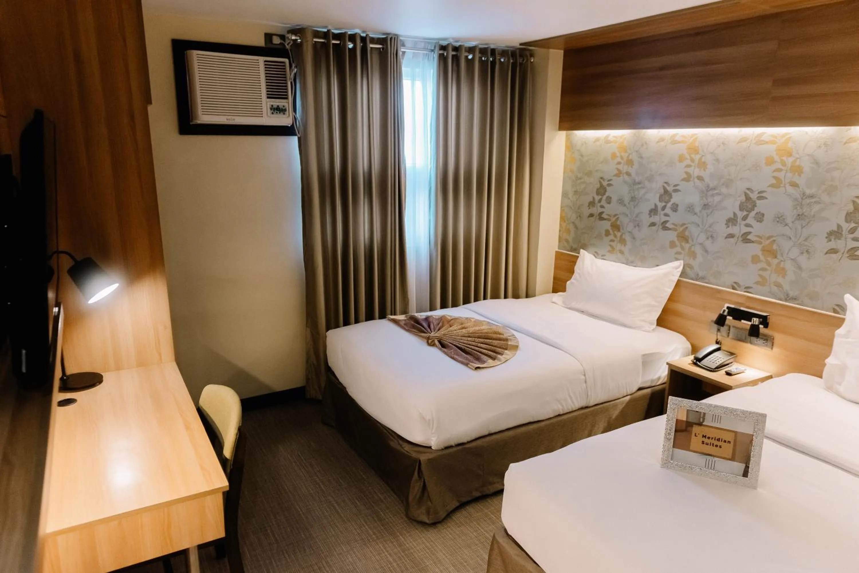 Bedroom, Bed in L' Meridian Suites