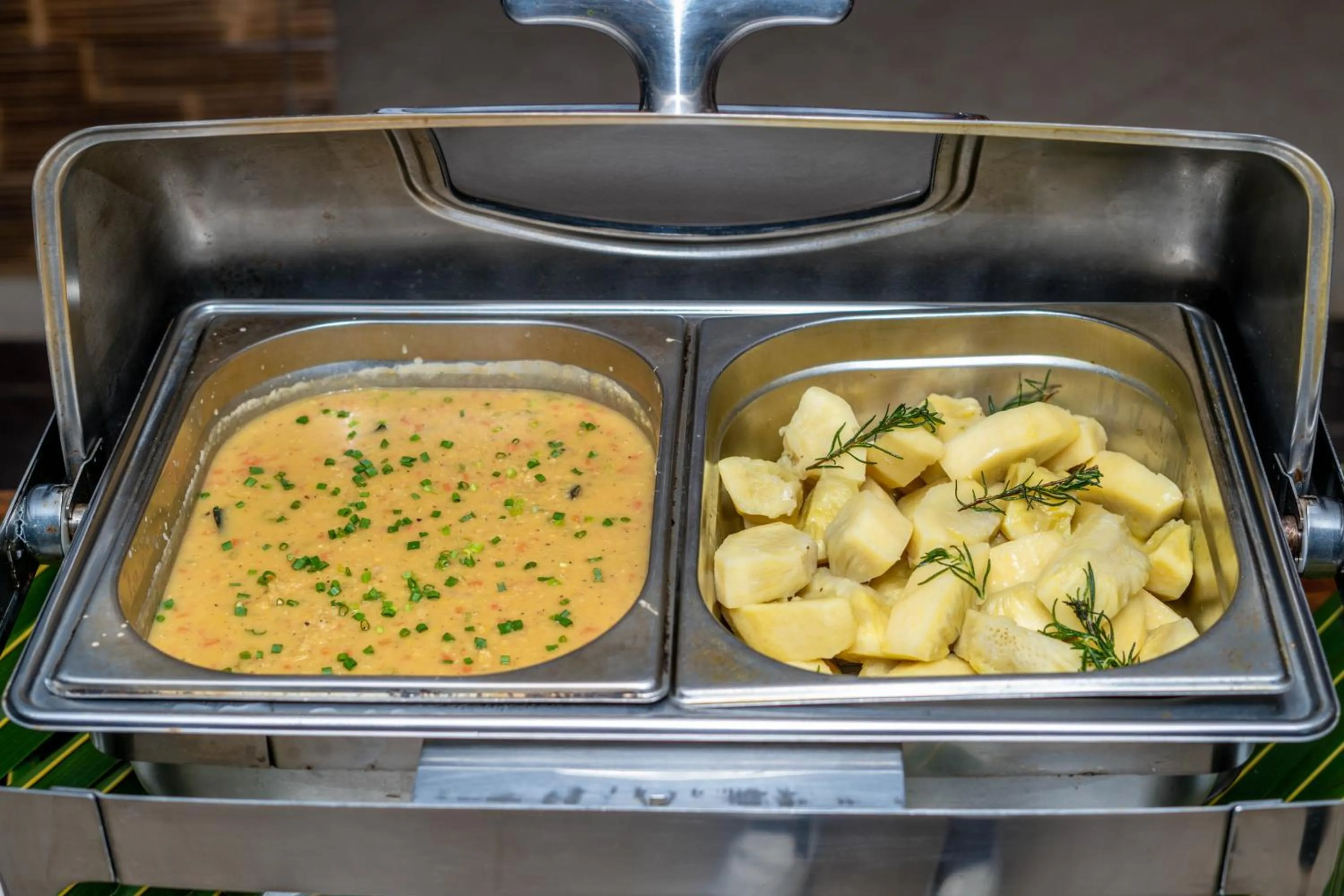 Restaurant/places to eat in Castello Beach Hotel