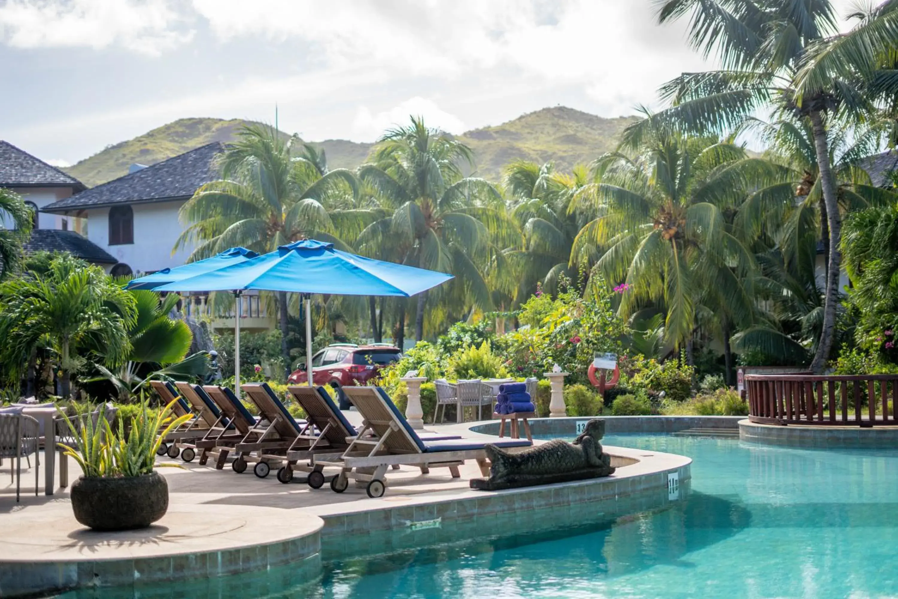 Swimming pool in Castello Beach Hotel Swimming pool in Castello Beach Hotel