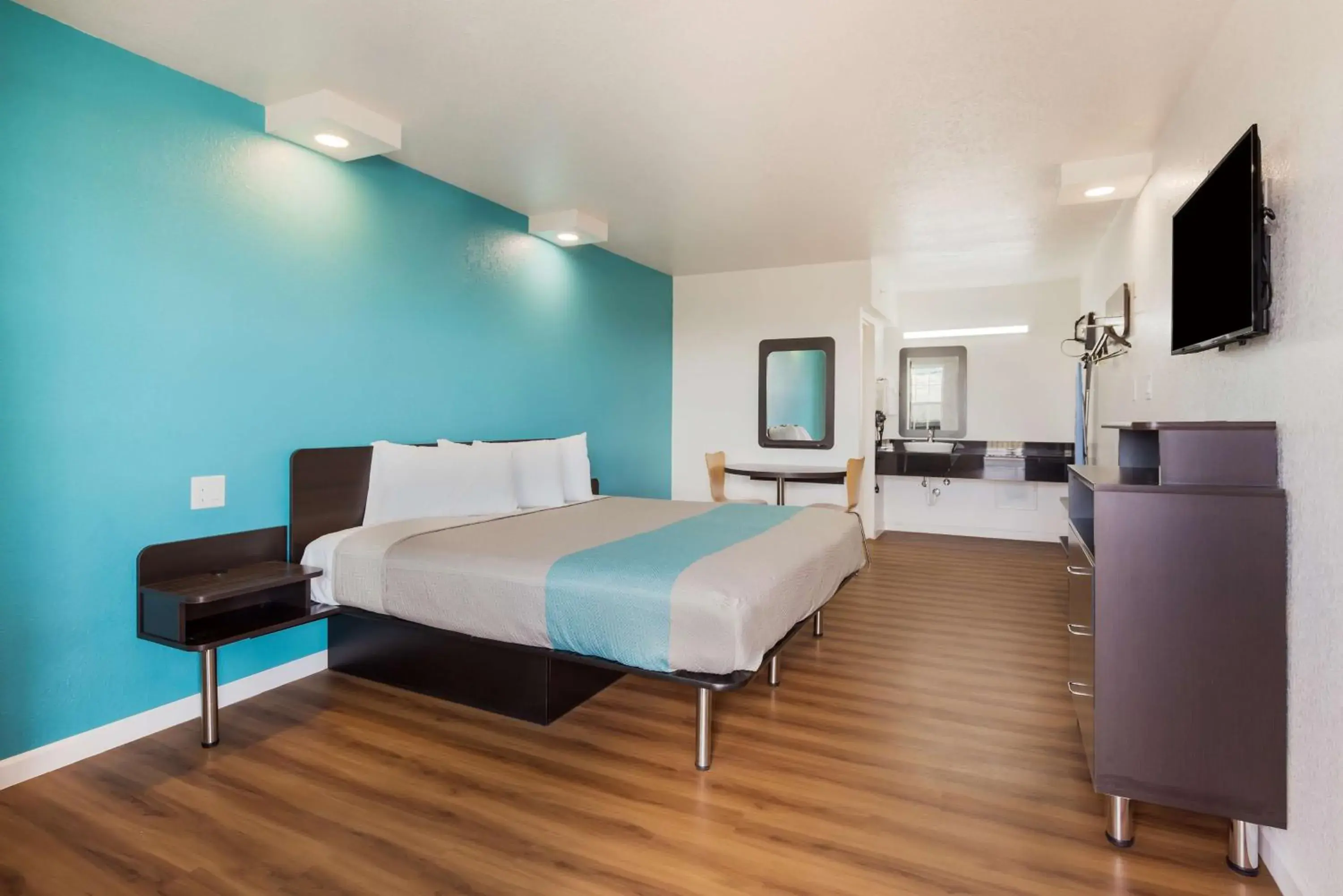 Photo of the whole room, Bed in Motel 6-Temple, TX Photo of the whole room, Bed in Motel 6-Temple, TX