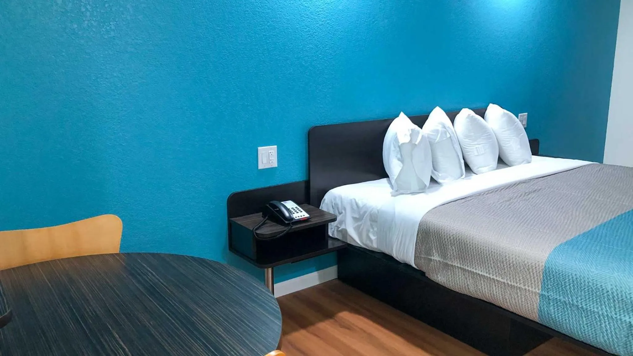 Bed in Motel 6-Temple, TX