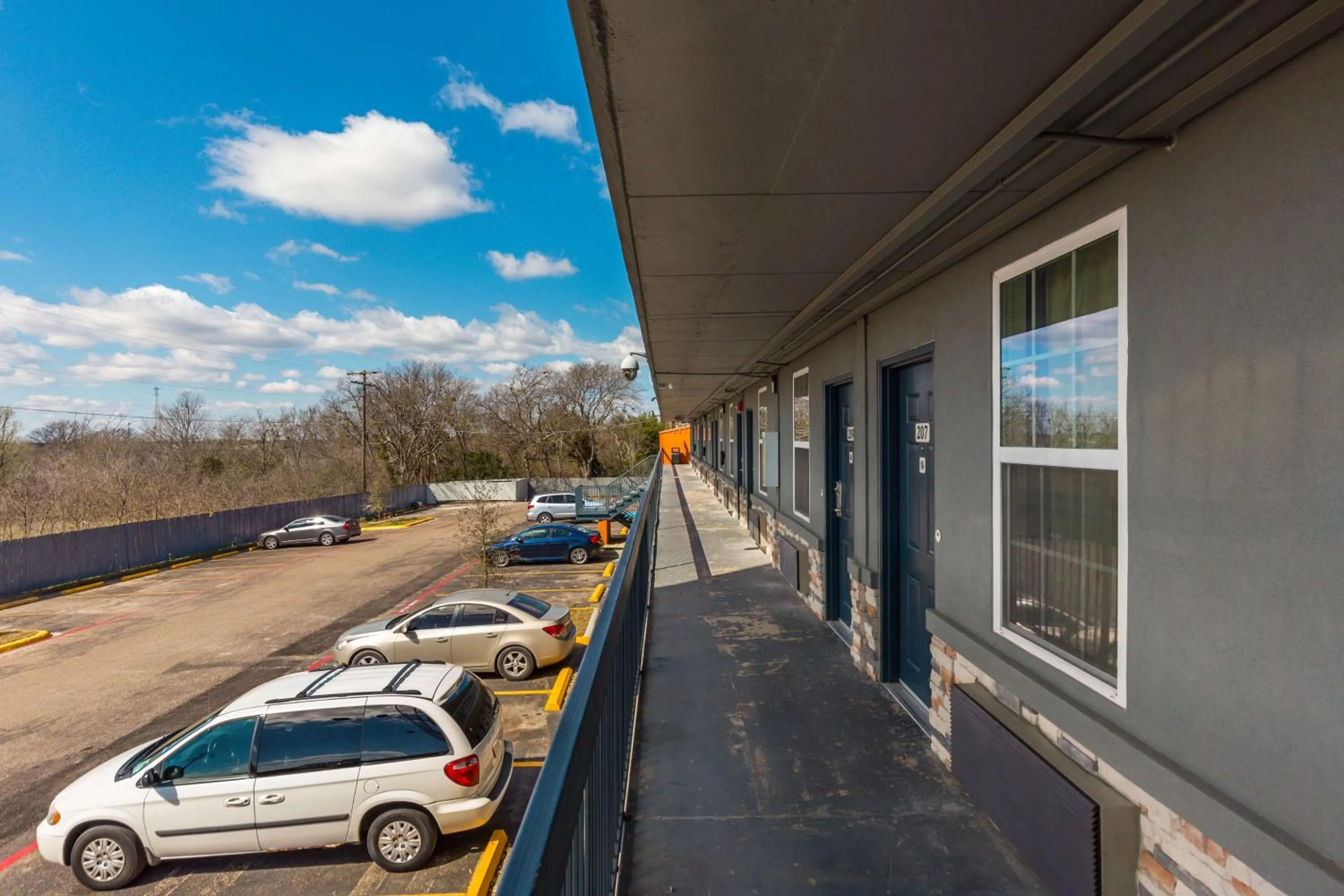 Property building in Motel 6-Temple, TX