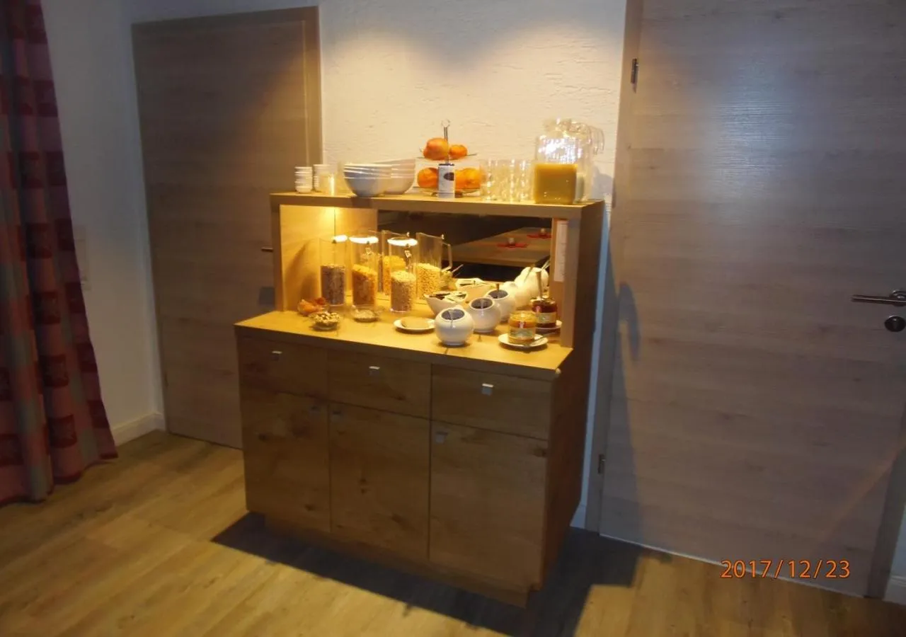 Buffet breakfast in Gästehaus Boersch