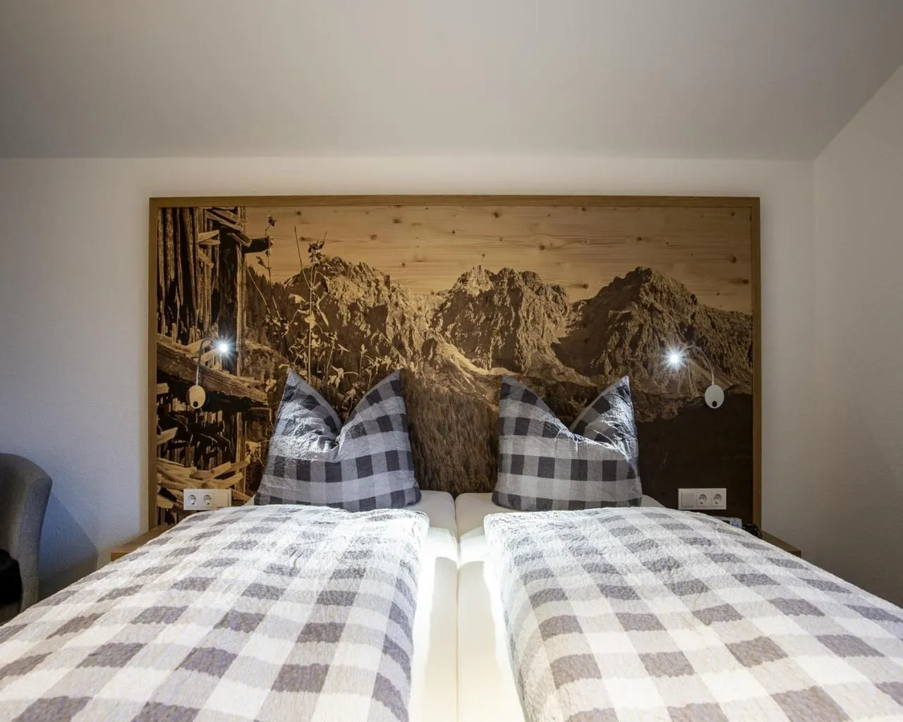 Decorative detail, Bed in Gästehaus Boersch