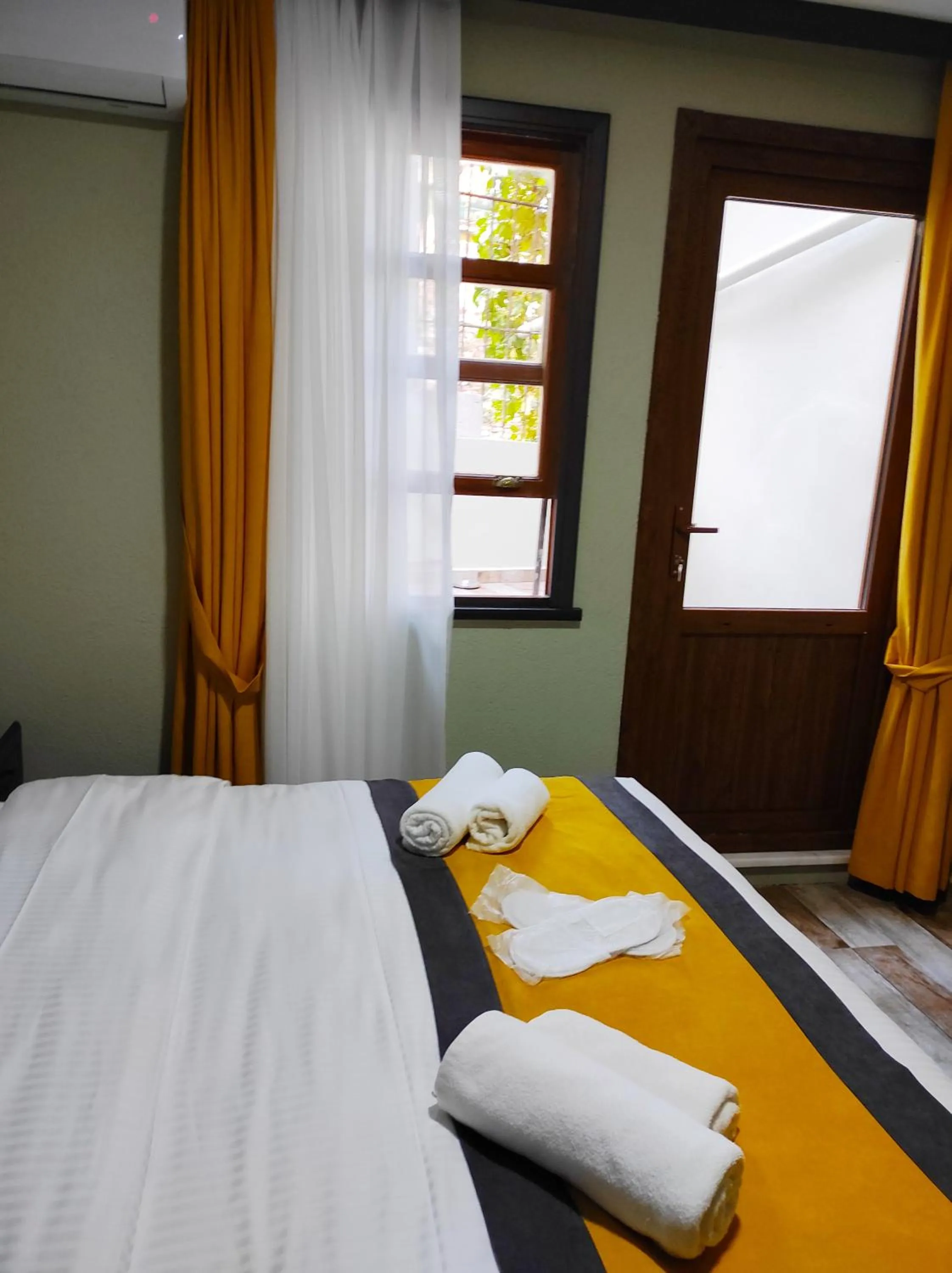 Massage, Bed in Lebon Hotel Old City