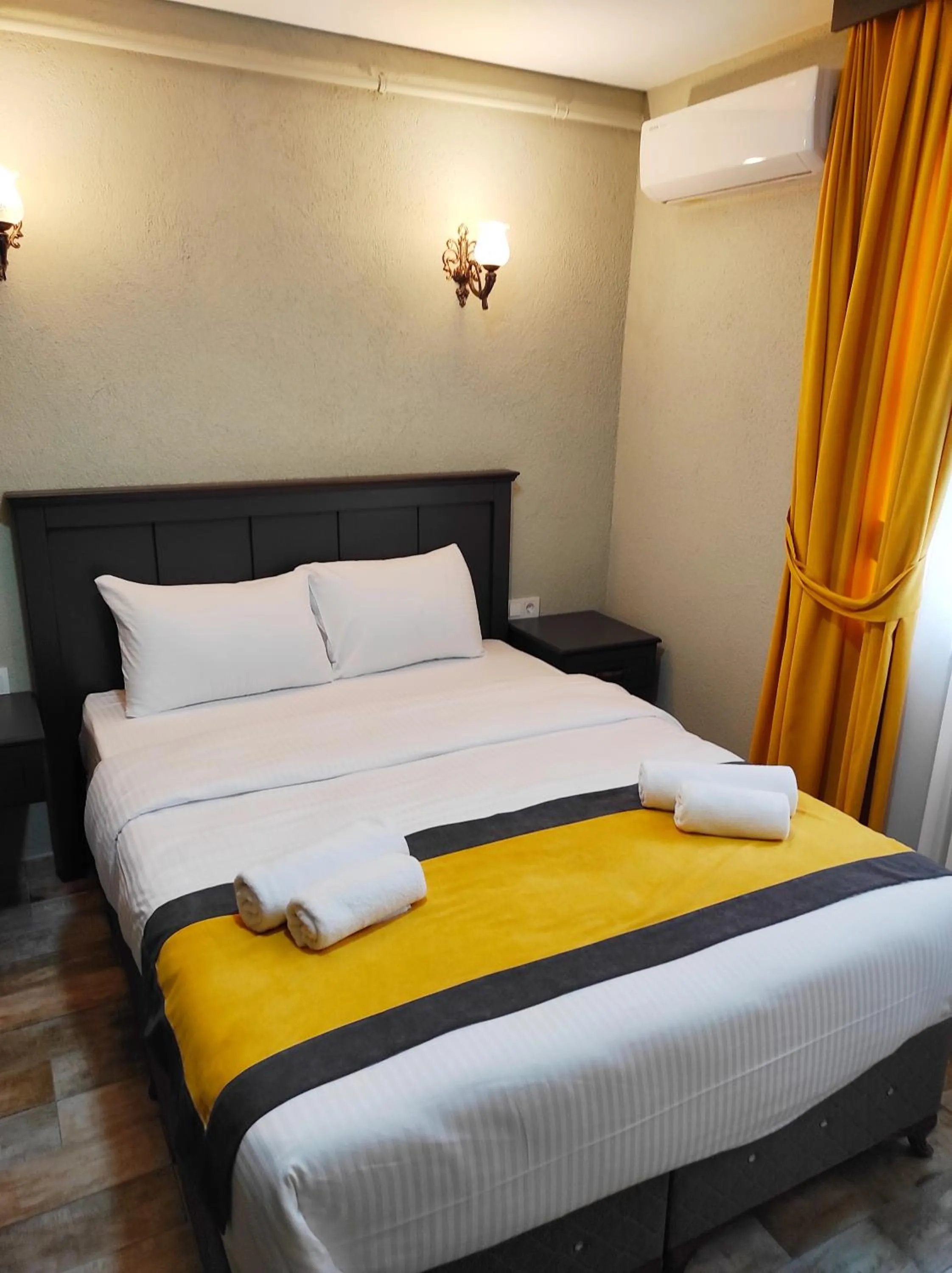 Photo of the whole room, Bed in Lebon Hotel Old City