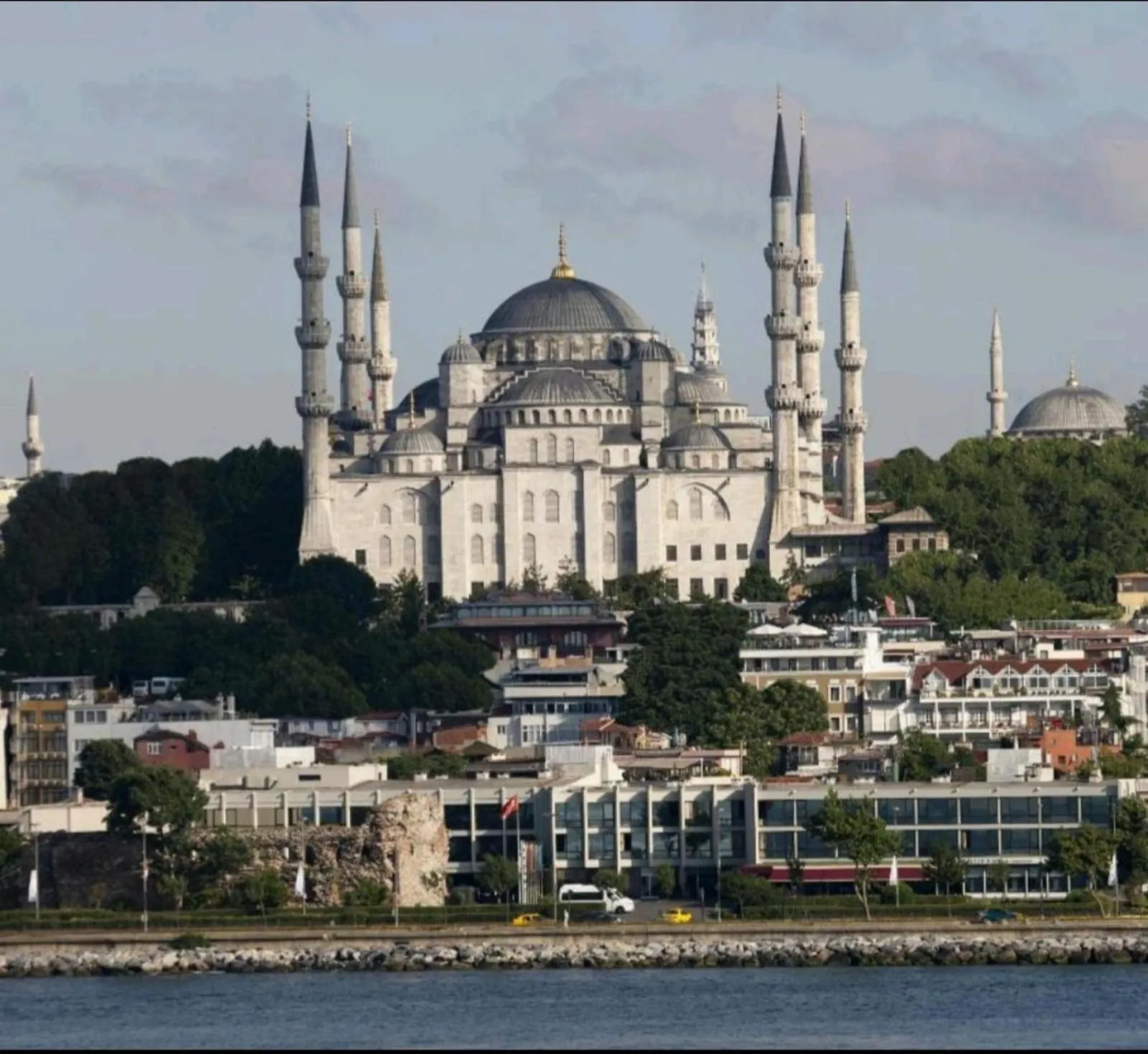 Billiard in Lebon Hotel Old City