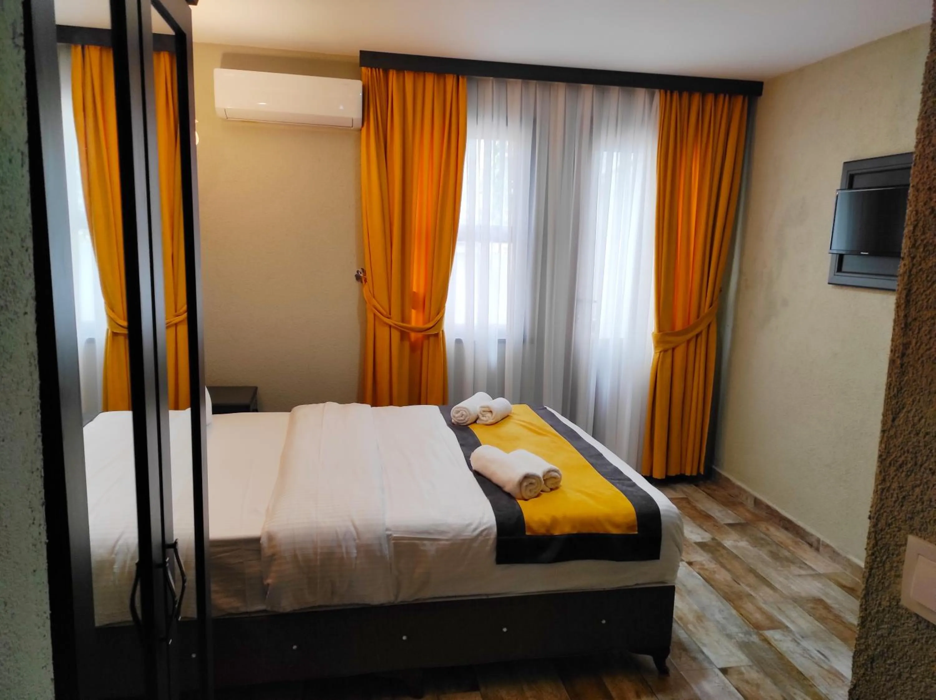Photo of the whole room, Bed in Lebon Hotel Old City