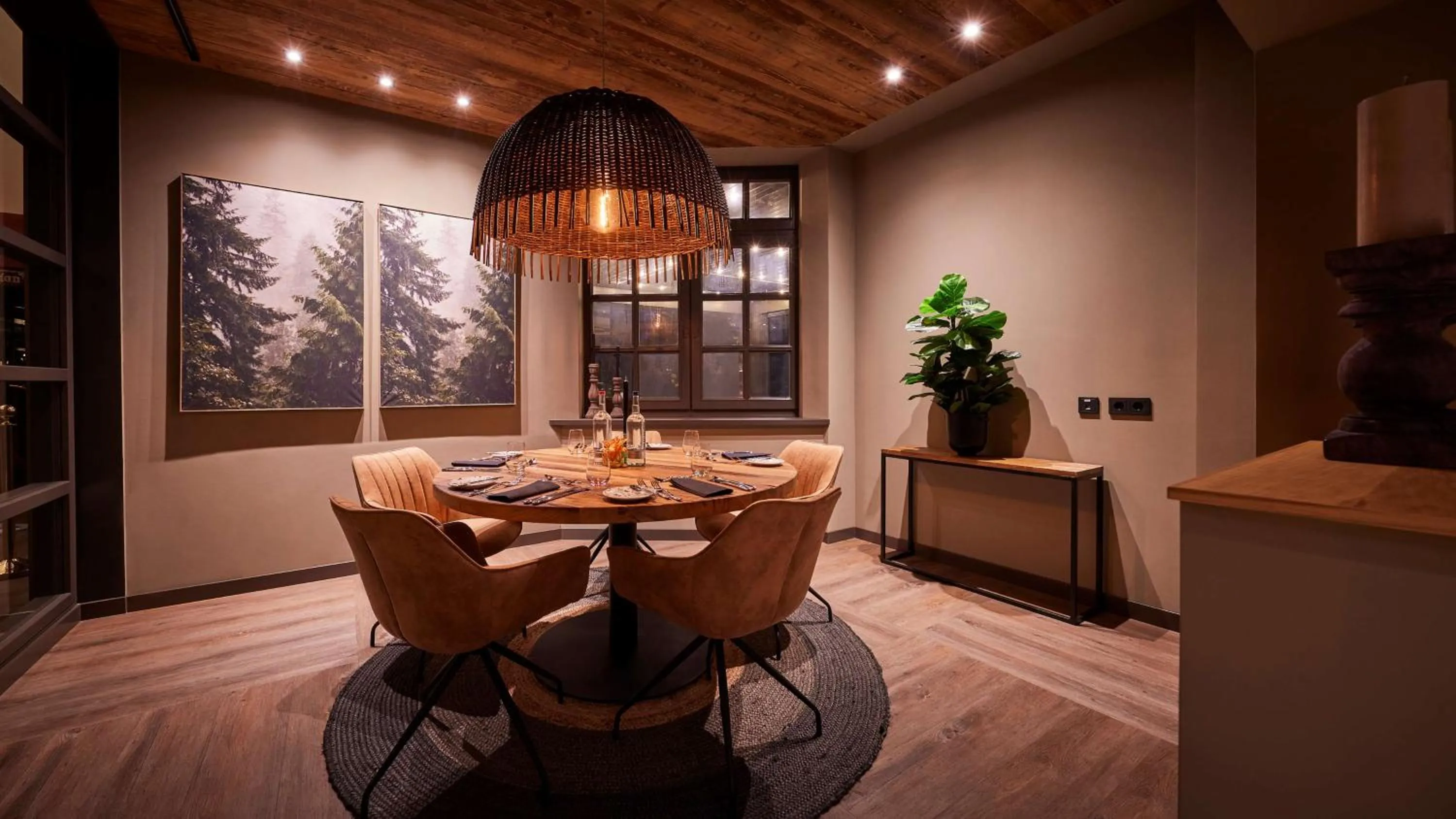 Restaurant/places to eat in ATLANTIC Hotel Landgut Horn