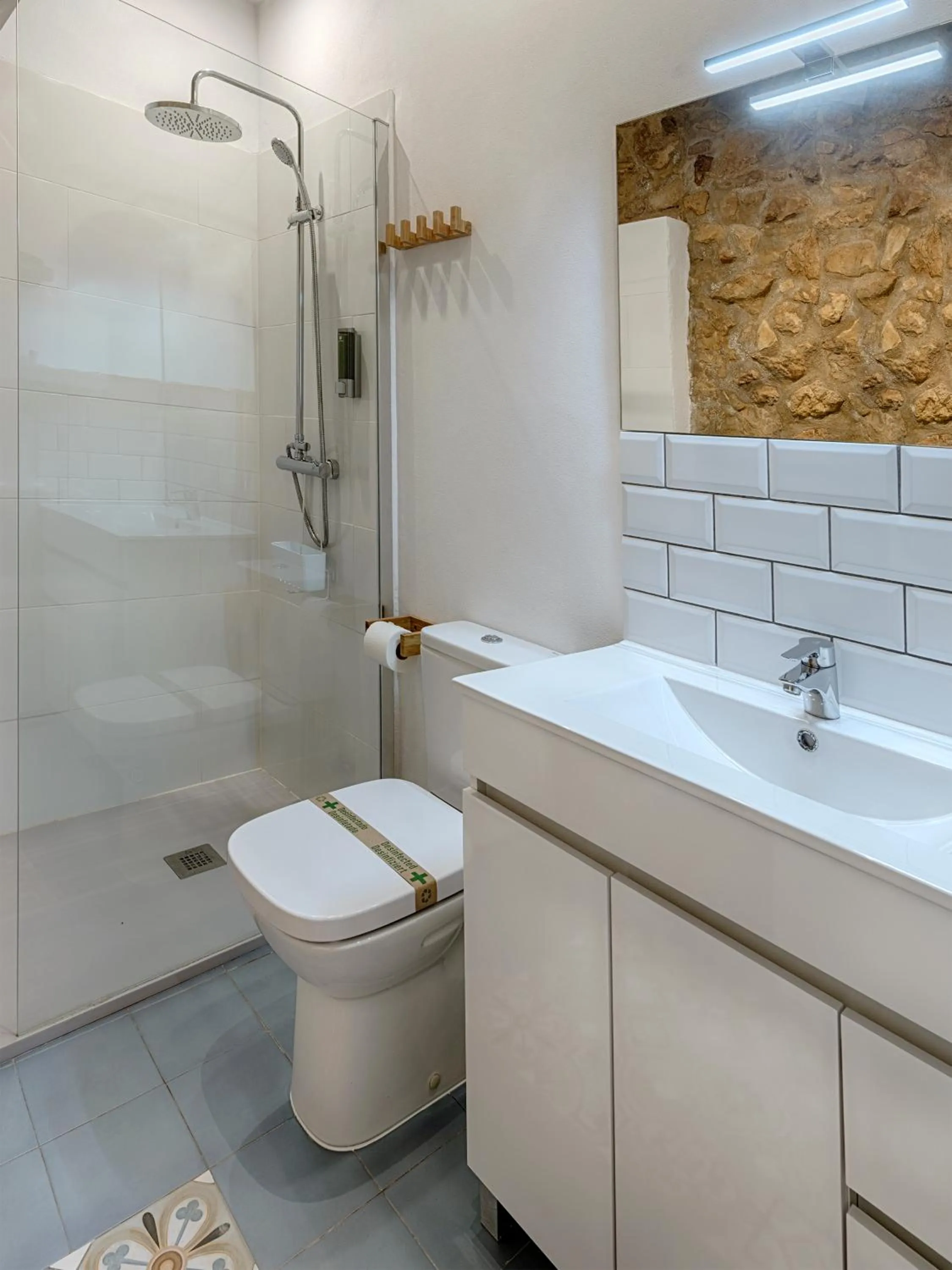 Bathroom in Hostal Altea House